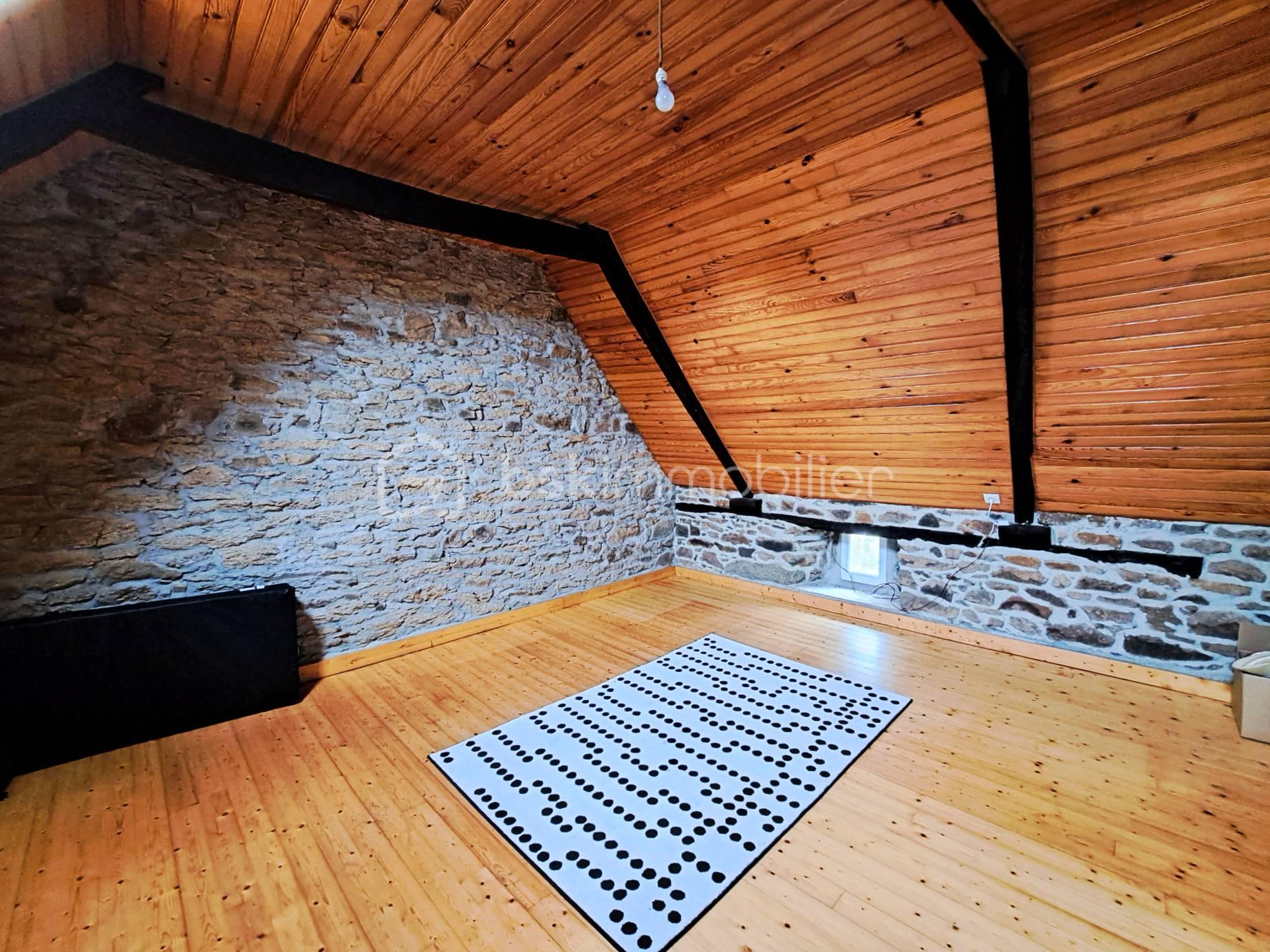 pièce sur grange.jpg