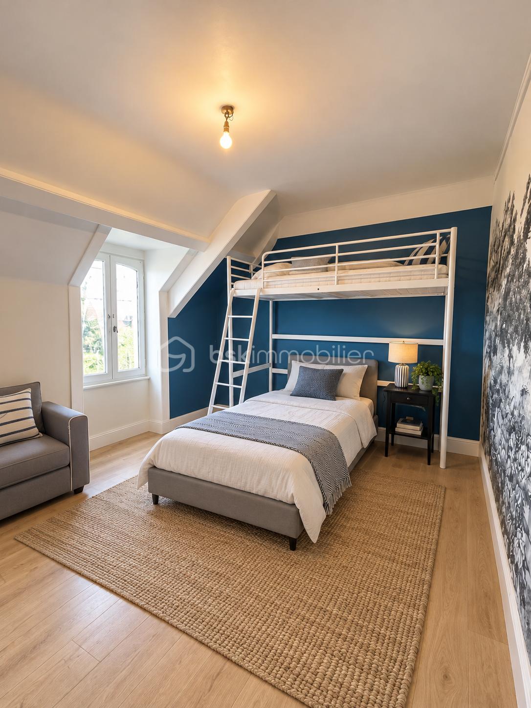 Chambre mansardée avec lit mezzanine.png