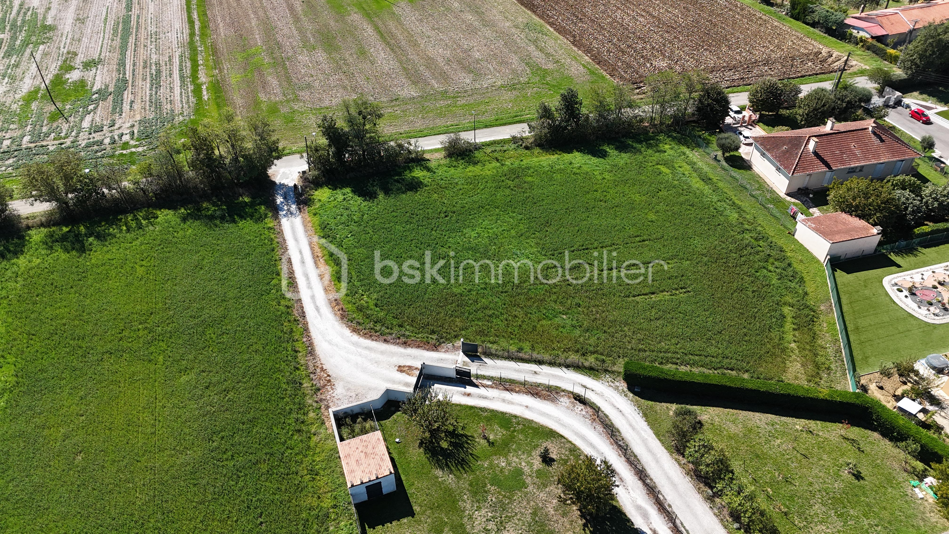 Terrain de 1 094 m² - dji_fly_20251002_140414_0139_1759427061583_photo.jpg