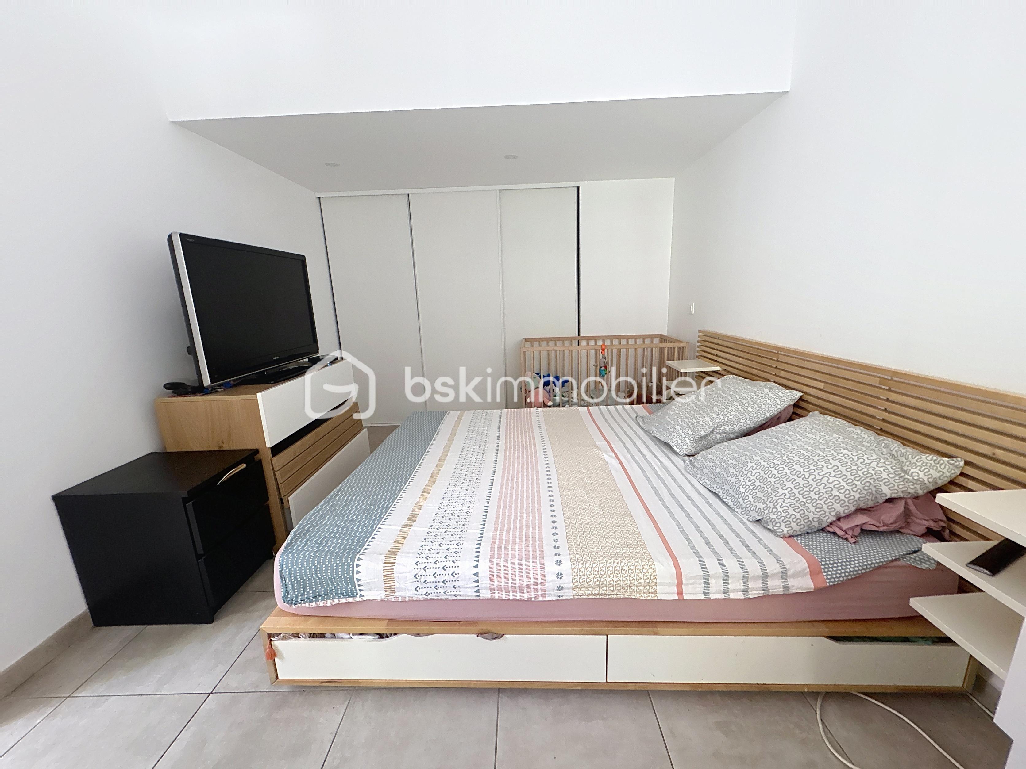 Maison de village de 63 m² - chambre 1.jpg