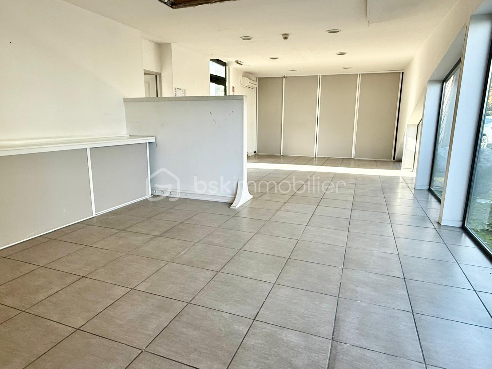 Immeuble de 767 m² - WhatsApp Image 2025-11-10 à 21.05.57_24c74d09.jpg