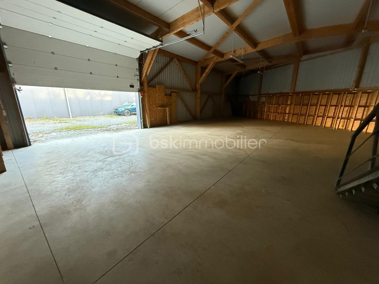 Immeuble de 767 m² - WhatsApp Image 2025-11-10 à 21.14.56_eaebbfcb.jpg