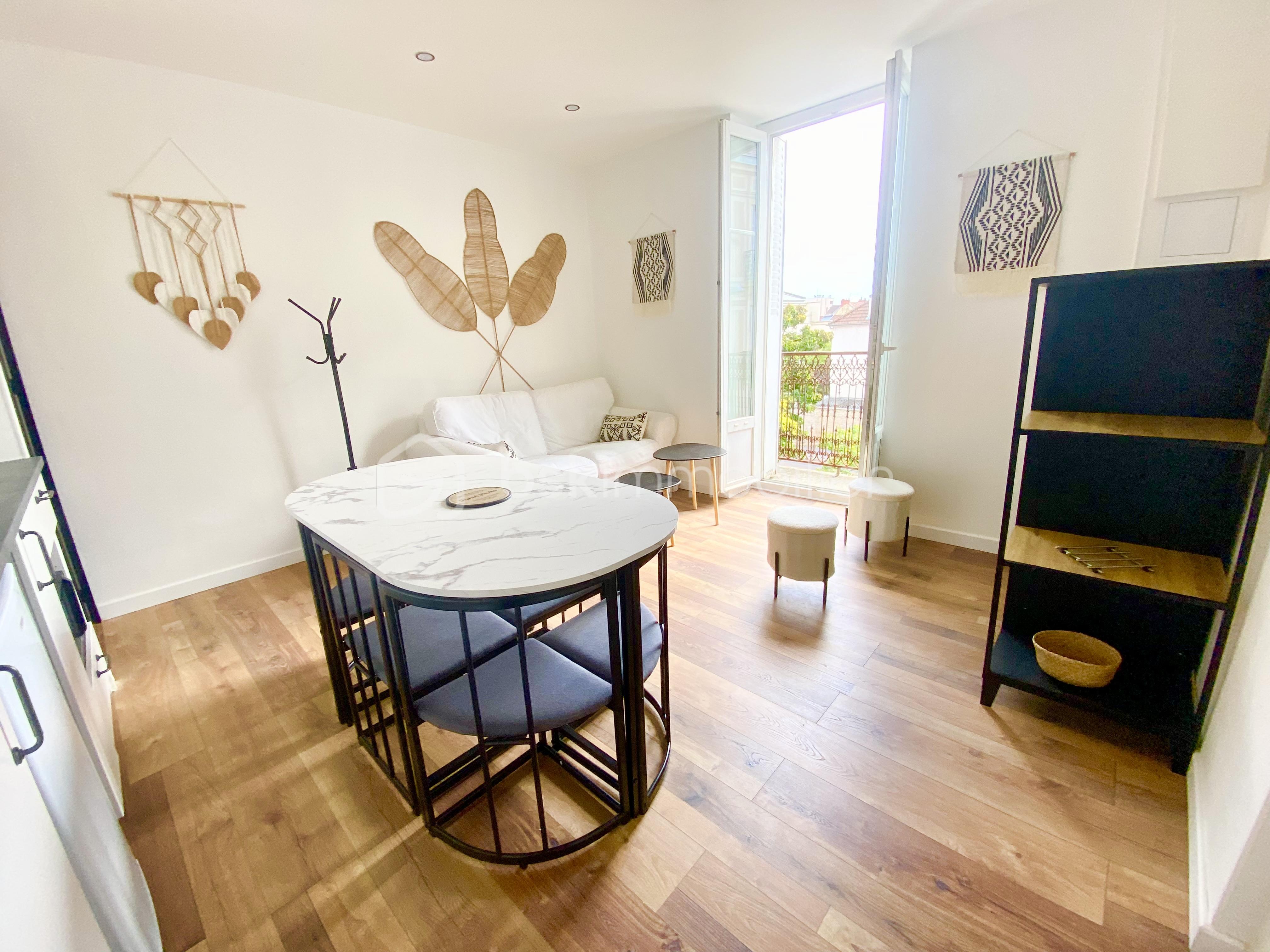 Appartement de 24,33 m² - PLACE BARBE 2.jpg