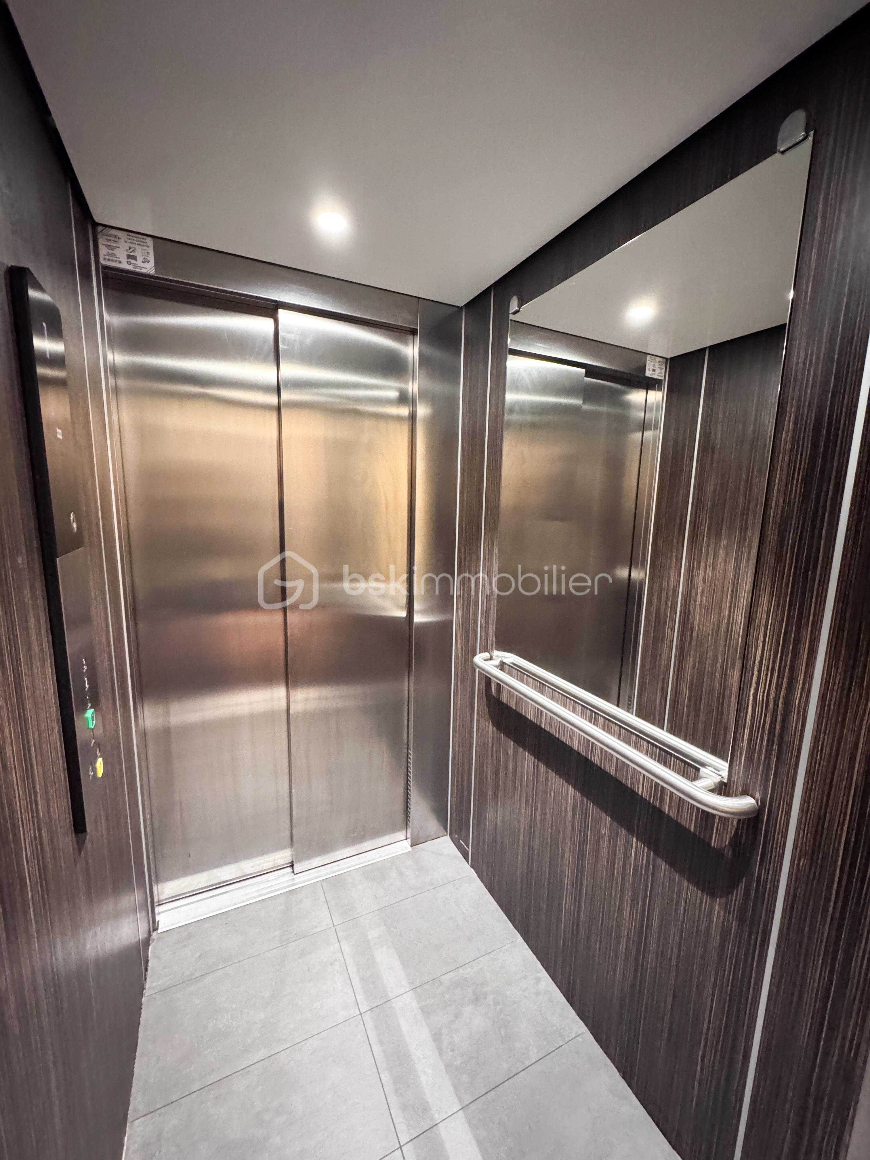 Appartement de 42,07 m² - ASCENSEUR .jpg