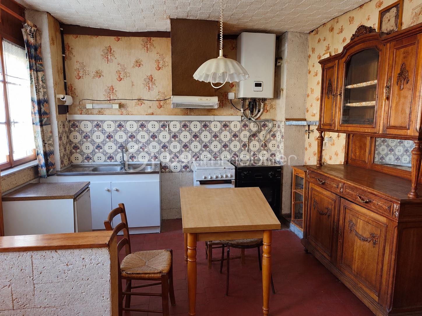 Cuisine rustique vintage désencombrée.png