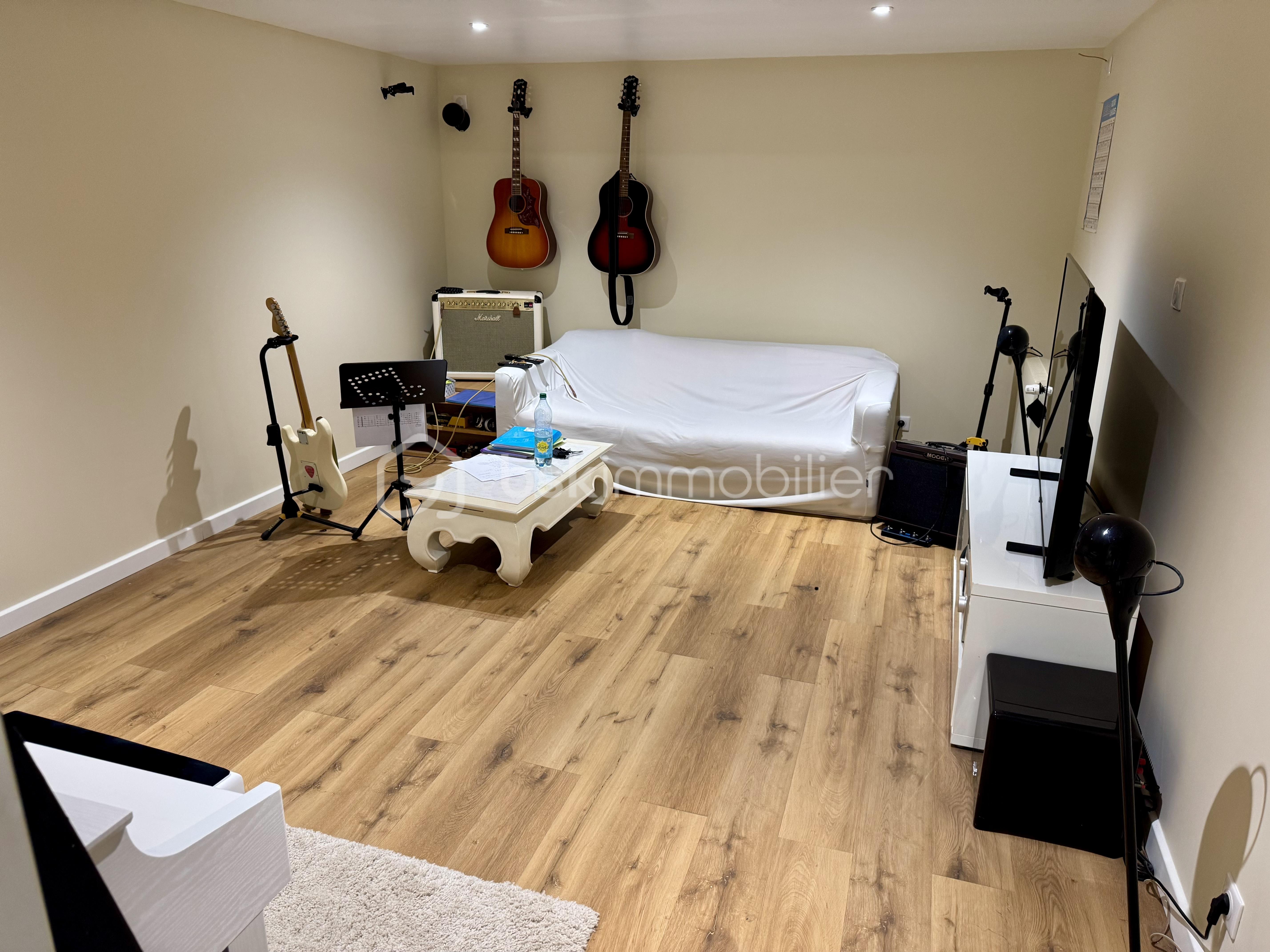 Maison de 210 m² - salle de musique.jpg