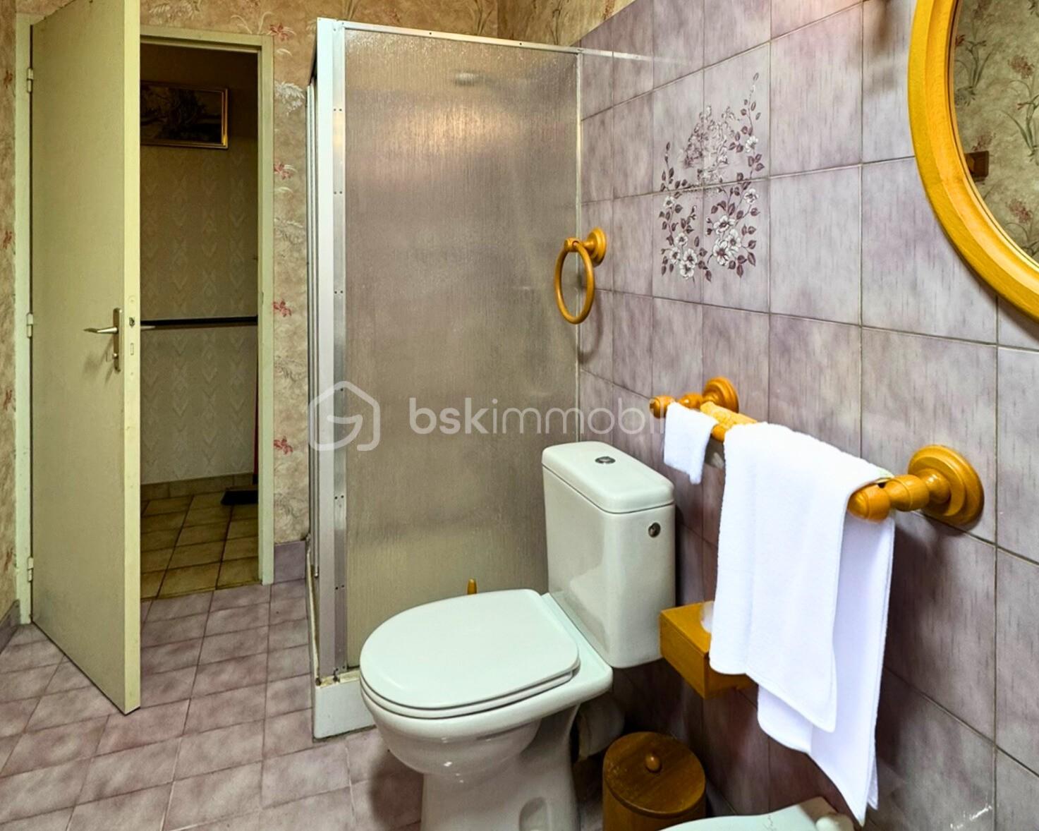 Maison traditionnelle de 113 m² - cansalledebain2.jpeg