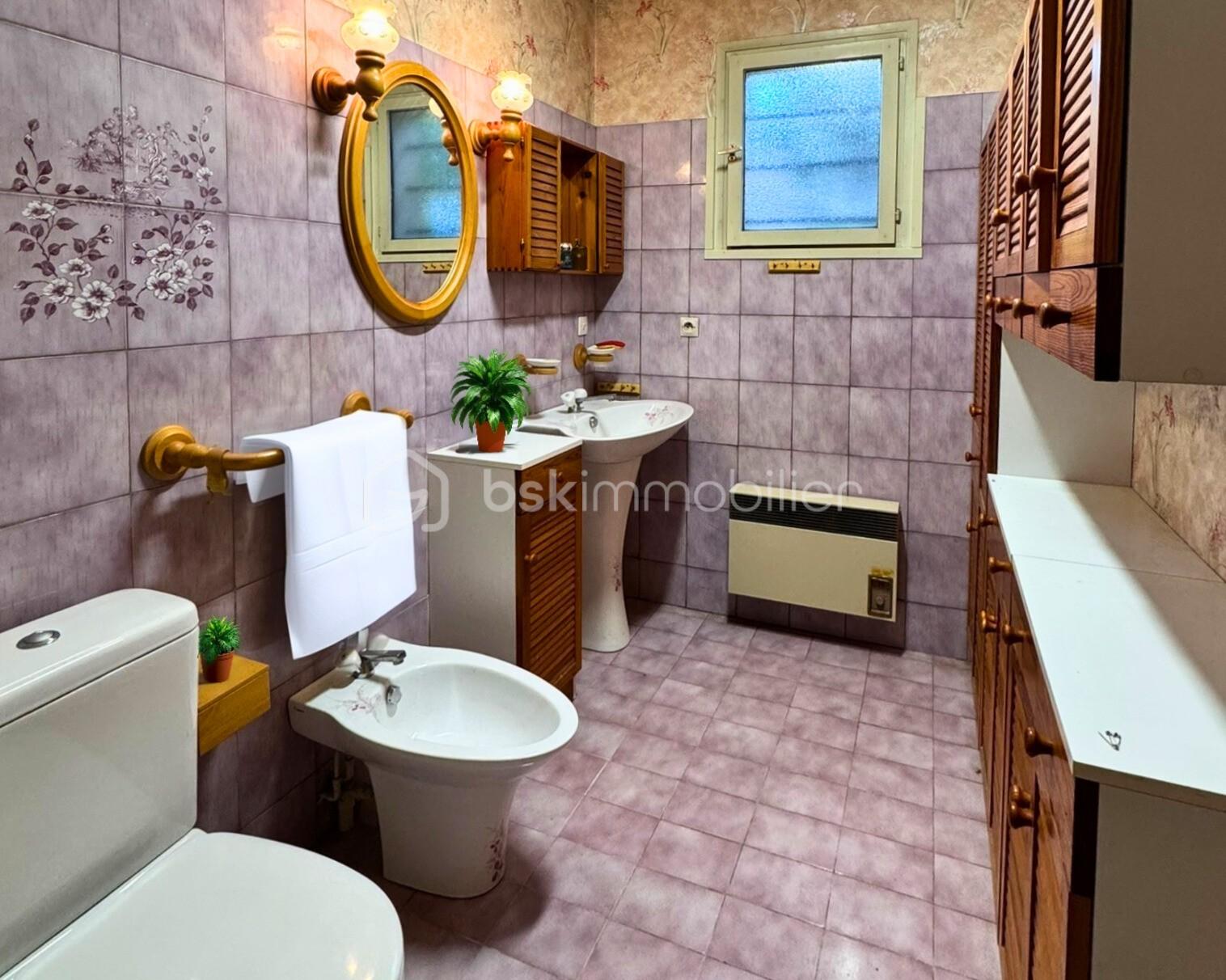 Maison traditionnelle de 113 m² - cansalle de bain.jpeg