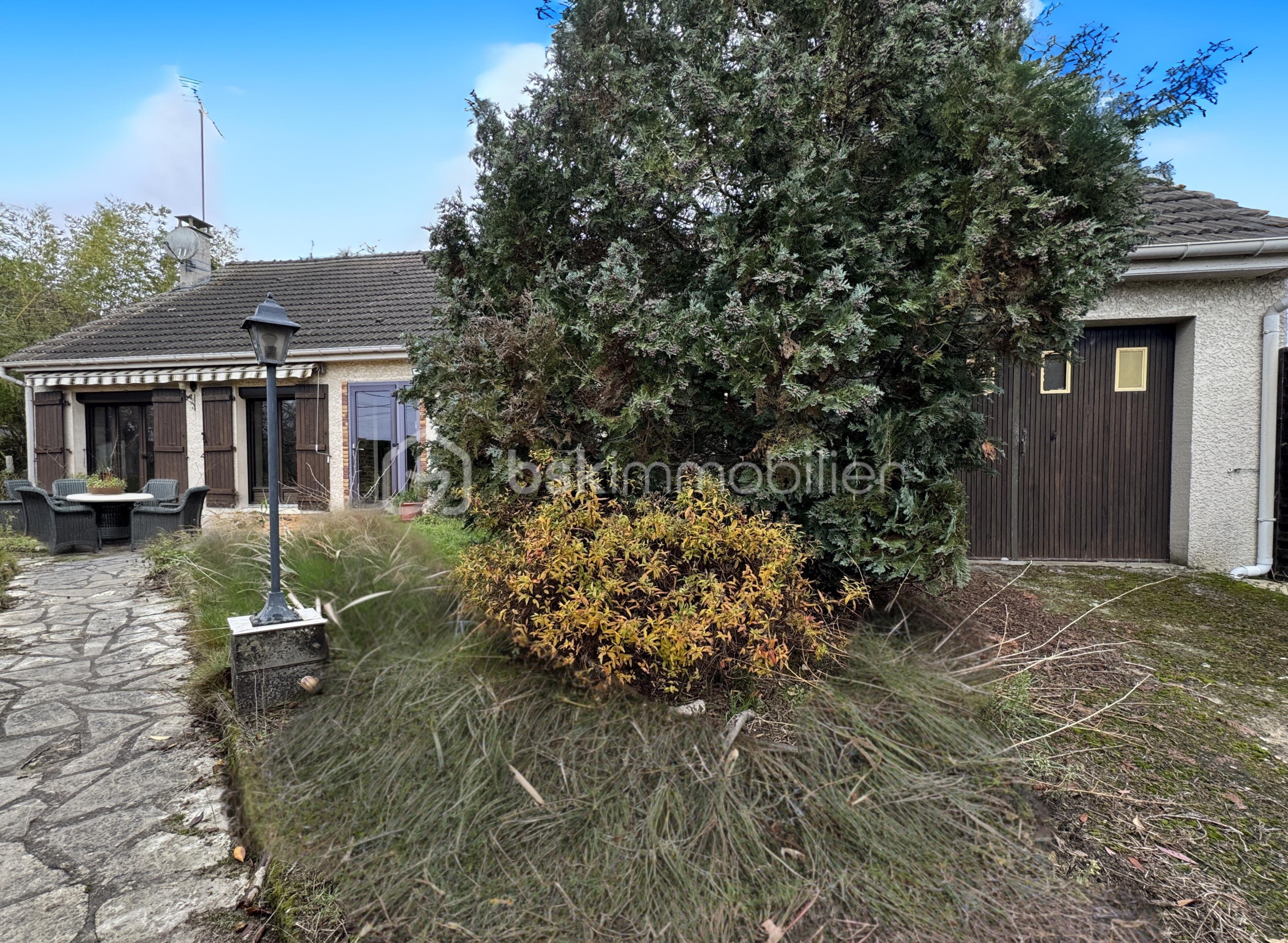 Maison traditionnelle de 113 m² - canfacadegarage2.png