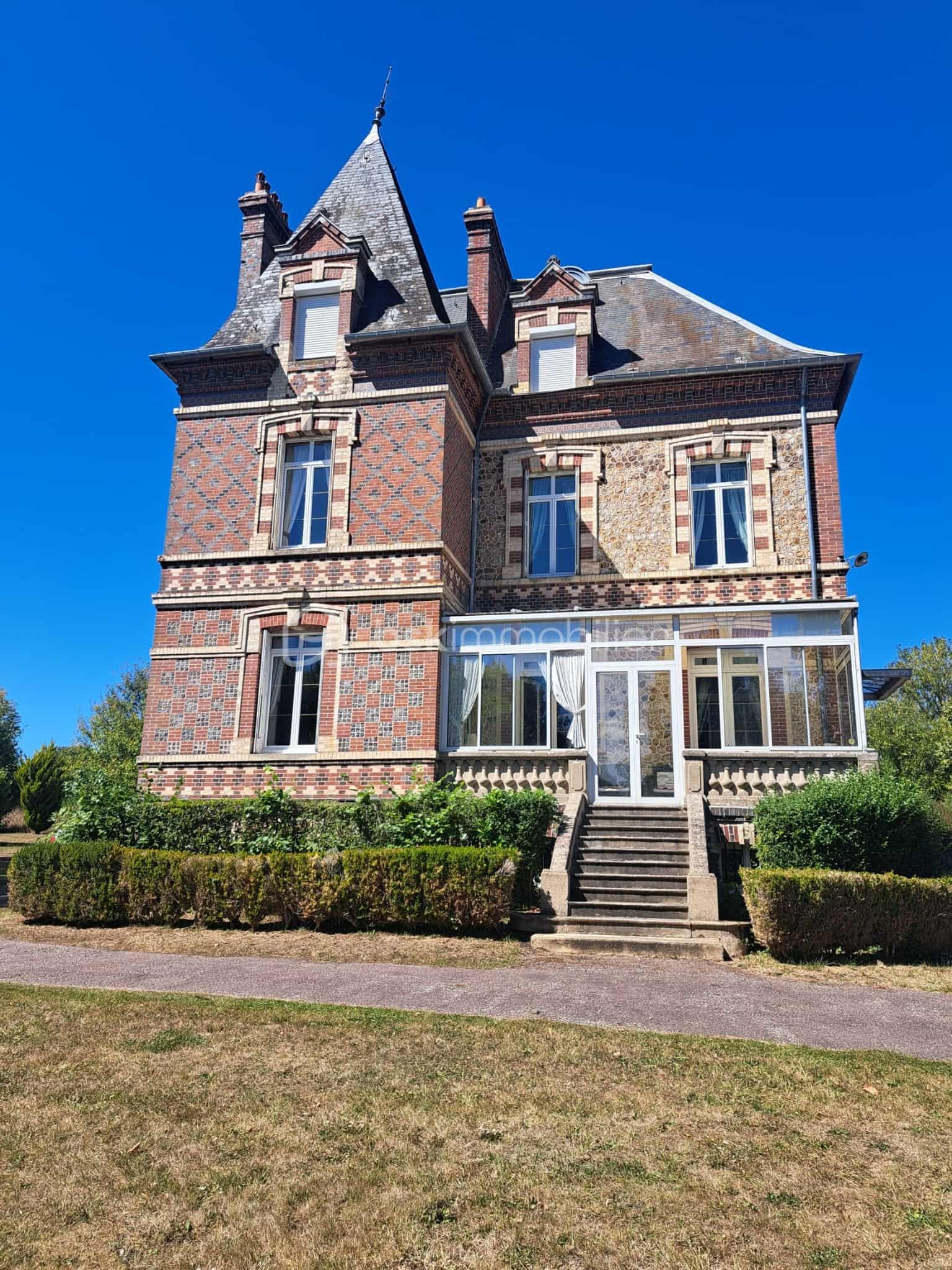 Manoir de 297 m² - 8379164d-bd73-4560-b1c3-e2a8e6a62e10.jfif