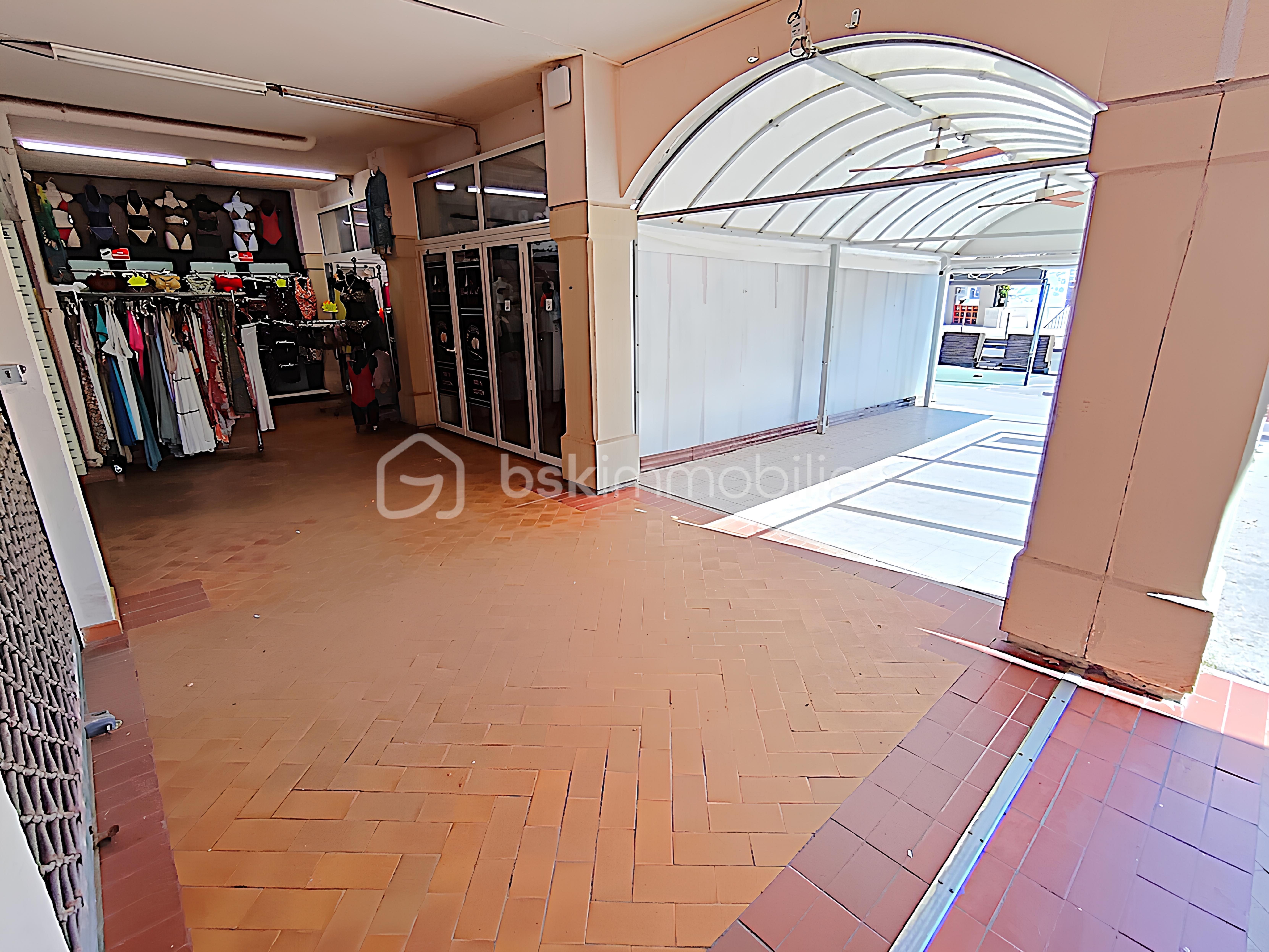 Fonds de commerce - 13 Terrasse 1 C.jpg