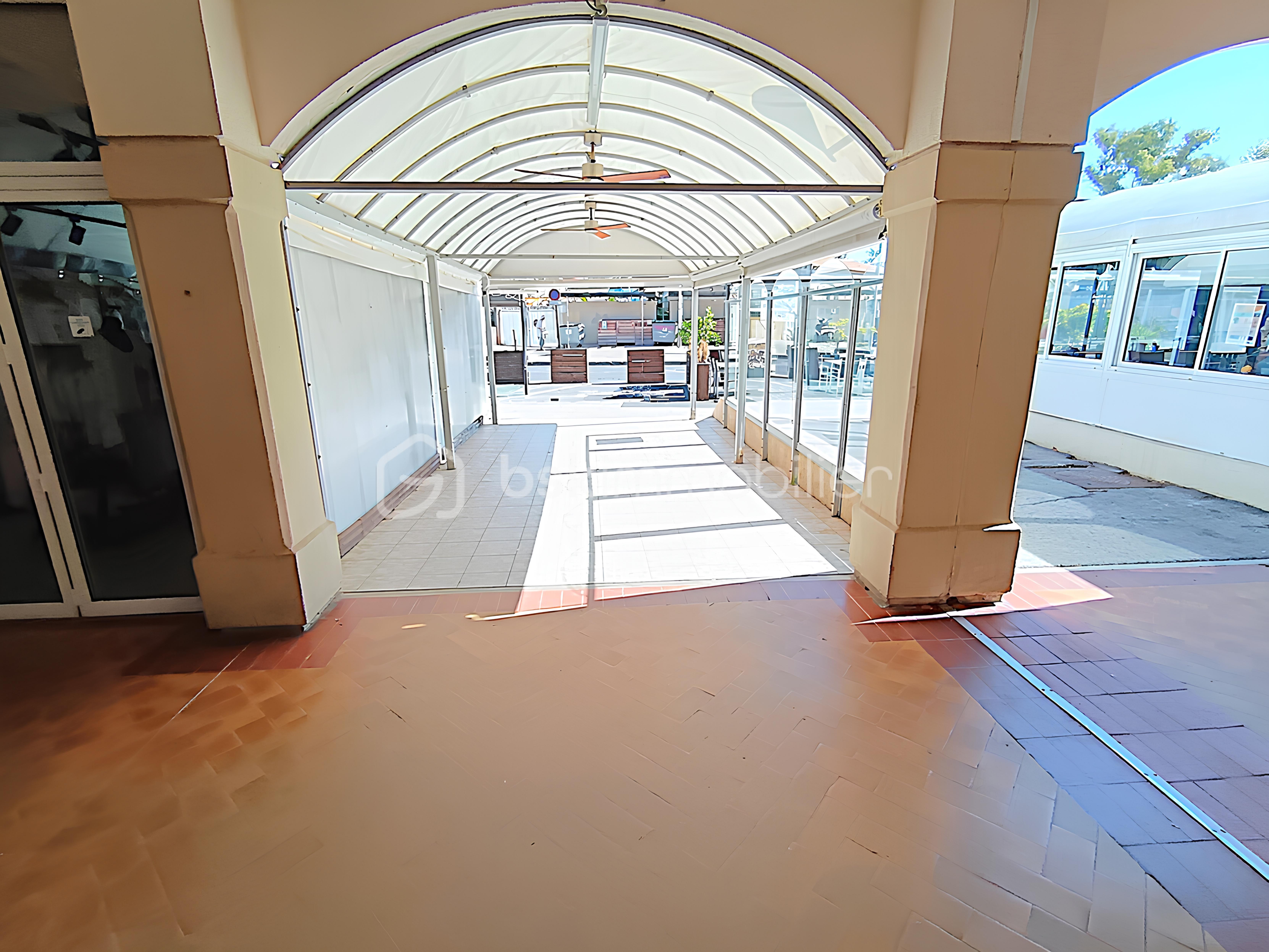 Fonds de commerce - 14 Terrasse 2 H.jpg