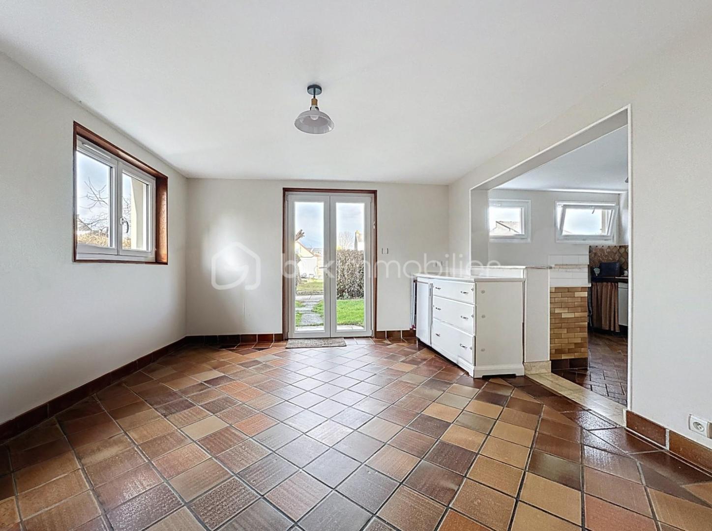 Pavillon de 180 m² - d9d33fb5e6ee7dc-1.jpg