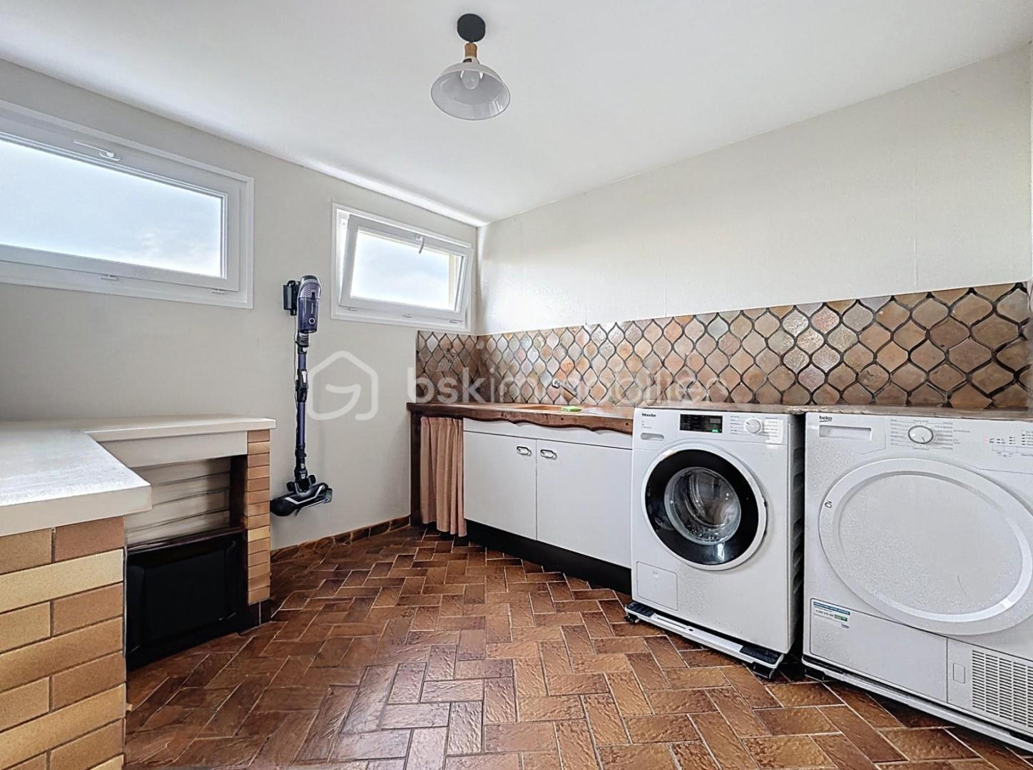 Pavillon de 180 m² - 1c408505a0eb464-1.jpg