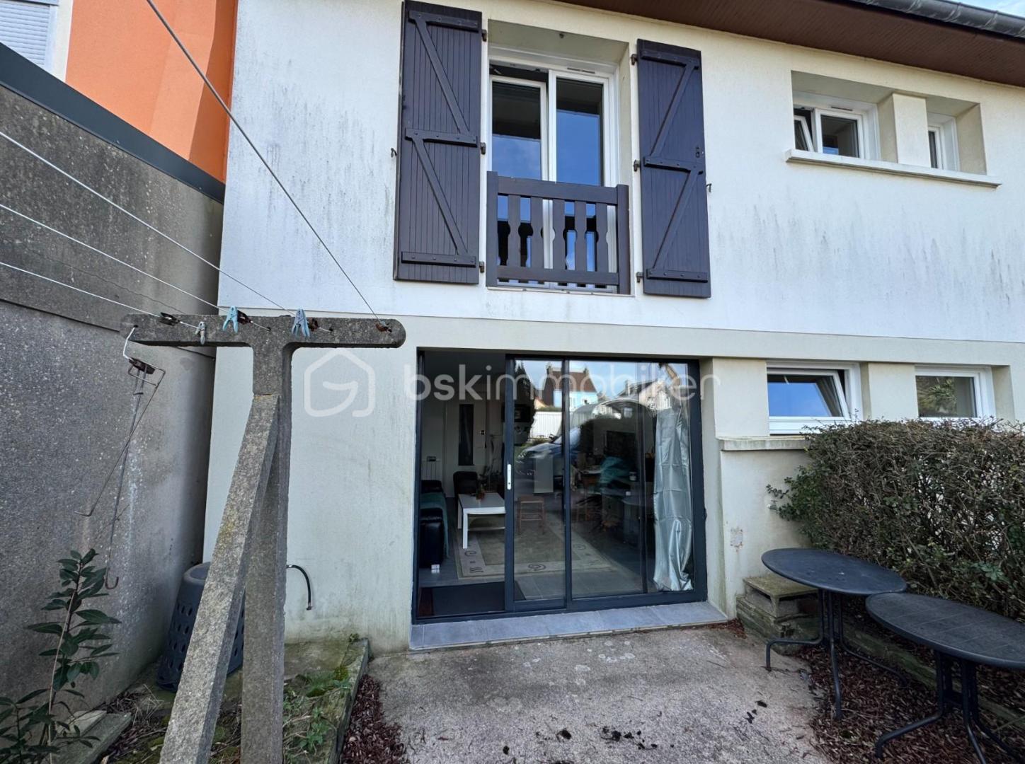 Pavillon de 180 m² - b6f98ae41279570-1.jpg