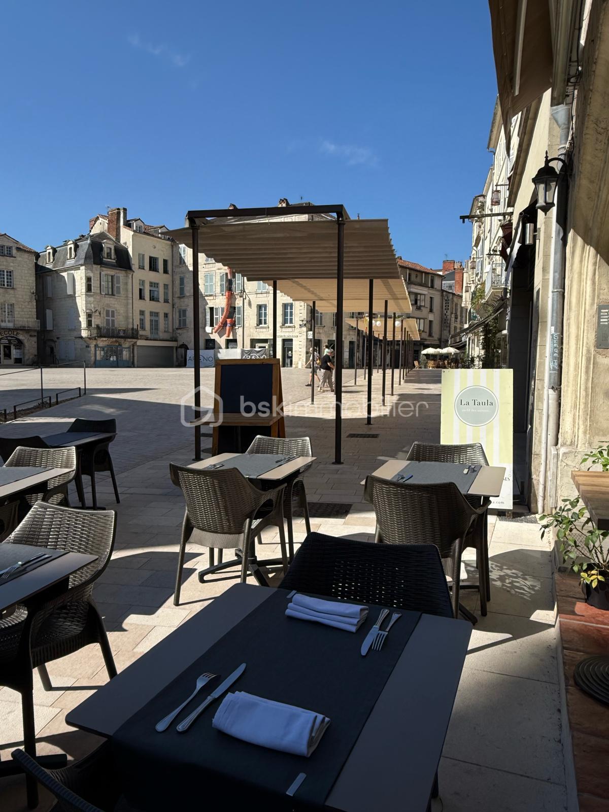 Fonds de commerce - PHOTO-2026-01-13-15-43-07 2.jpg