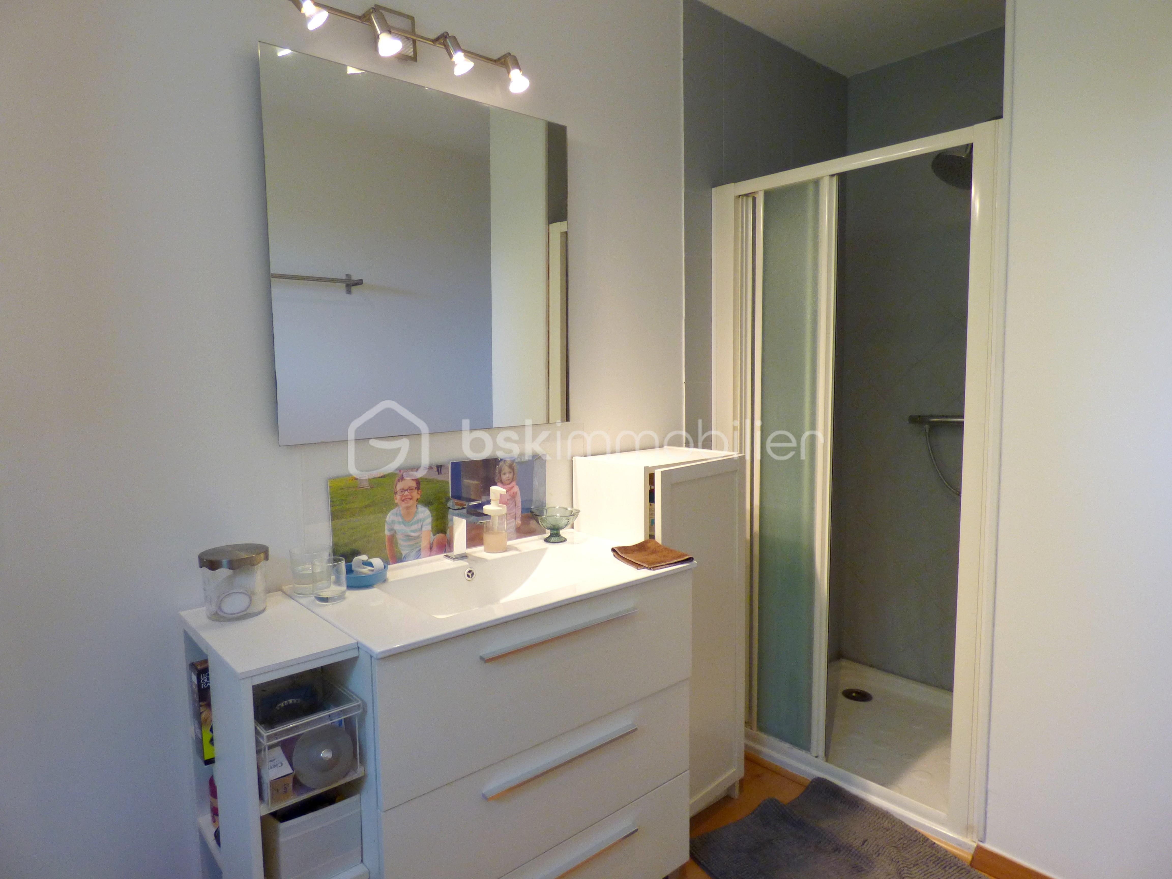 Maison contemporaine de 102 m² - SDB2.JPG