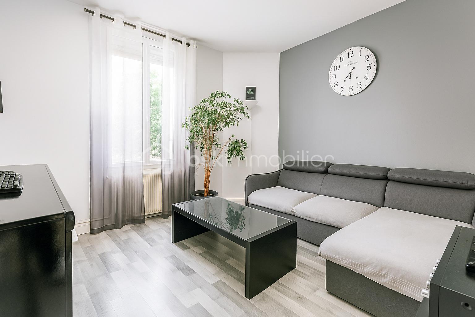 Maison de 68 m² - SALON.JPG