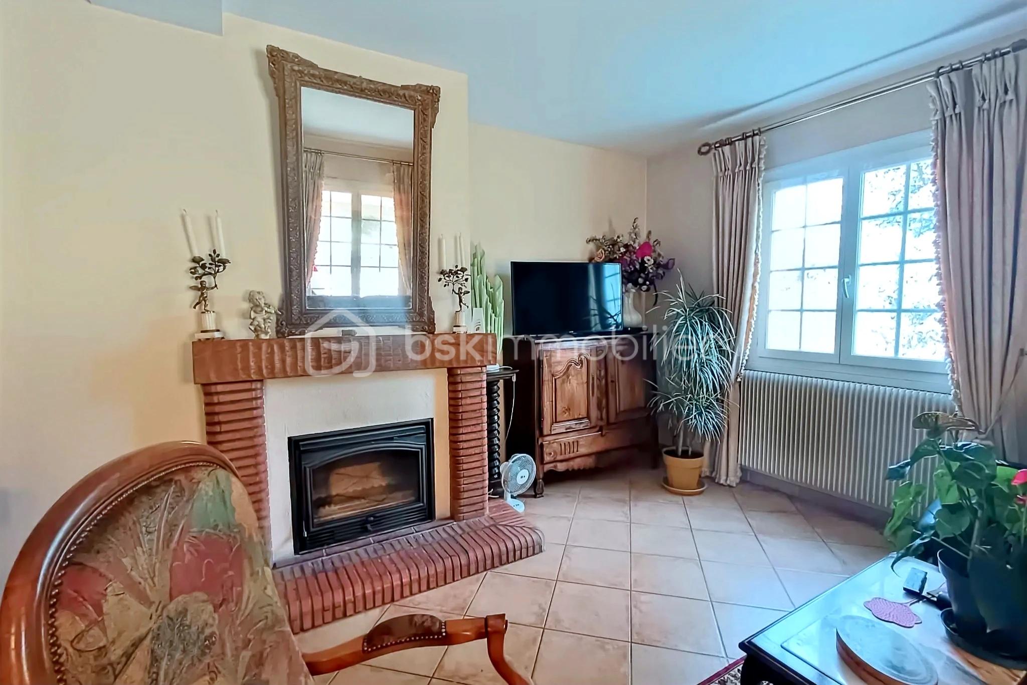 Maison de 200 m² - hoqi-a012c2a4ab494a08bc06301c62b424f9.jpg