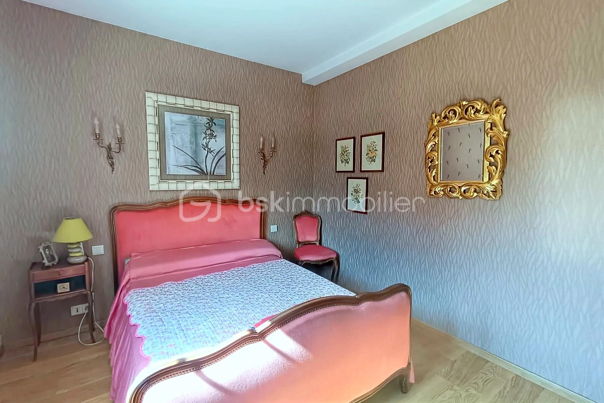 Maison de 200 m² - hoqi-7820eb70db654d06a452e33cb14e1319.jpg