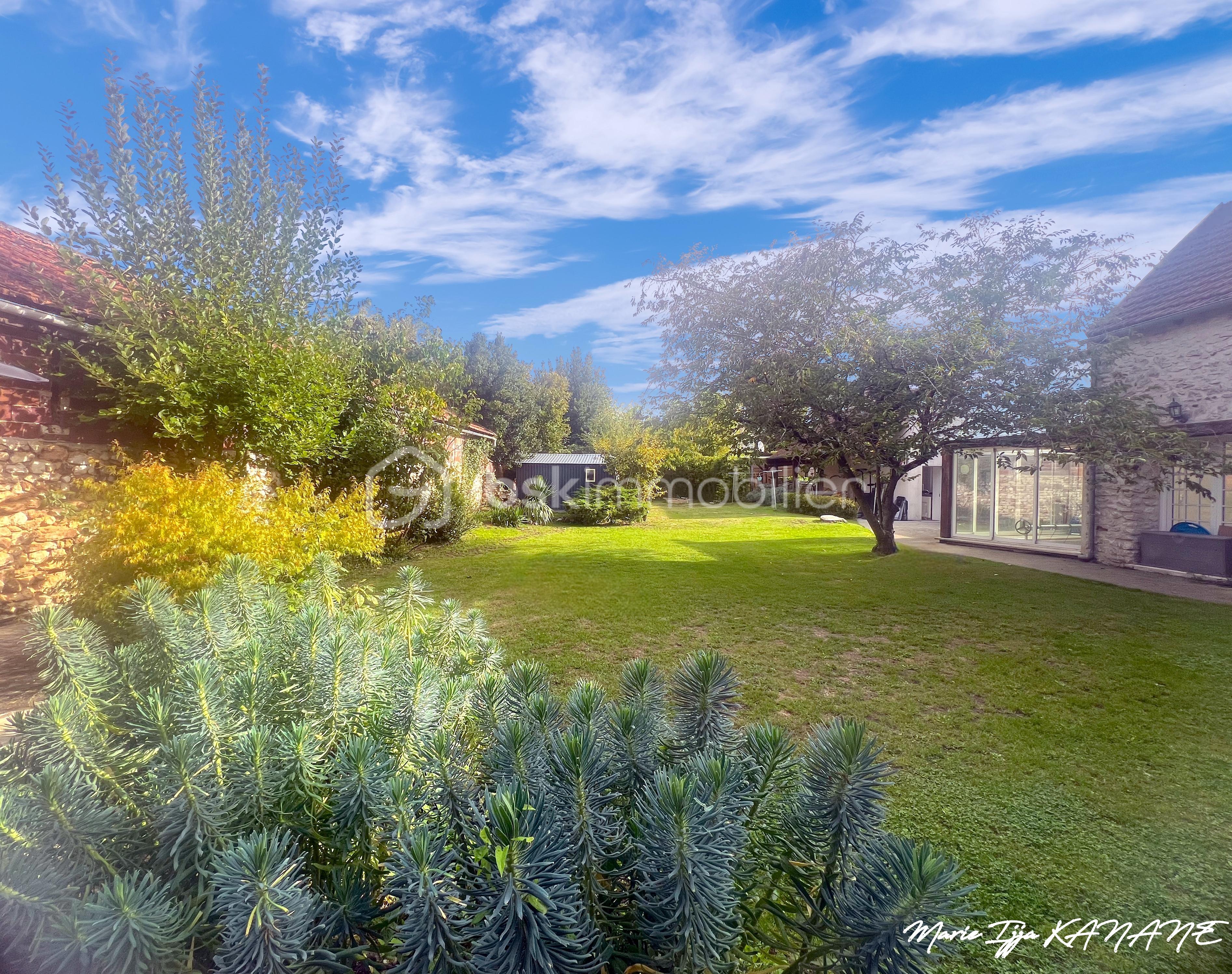 Demeure de 250 m² - Exterieur2.jpg