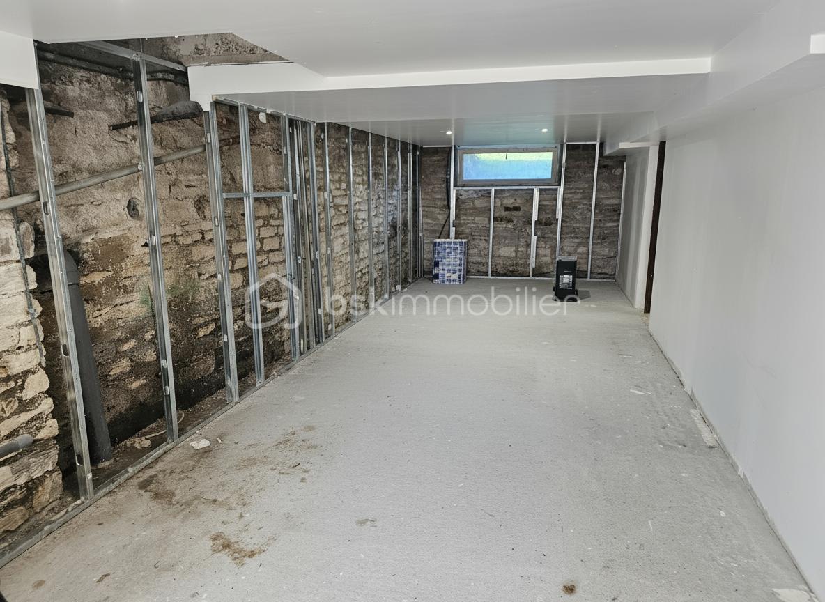 Maison traditionnelle de 72 m² - Ssol 2 vide.jpg