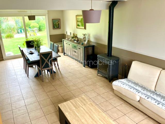 Maison de 108 m² - dalle salon séjour de l'escalier 1.jpg