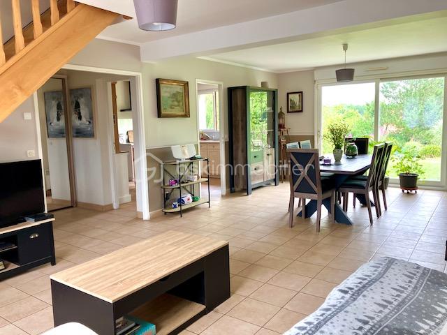 Maison de 108 m² - dalle salon séjour de l'angle droit du salon.jpg