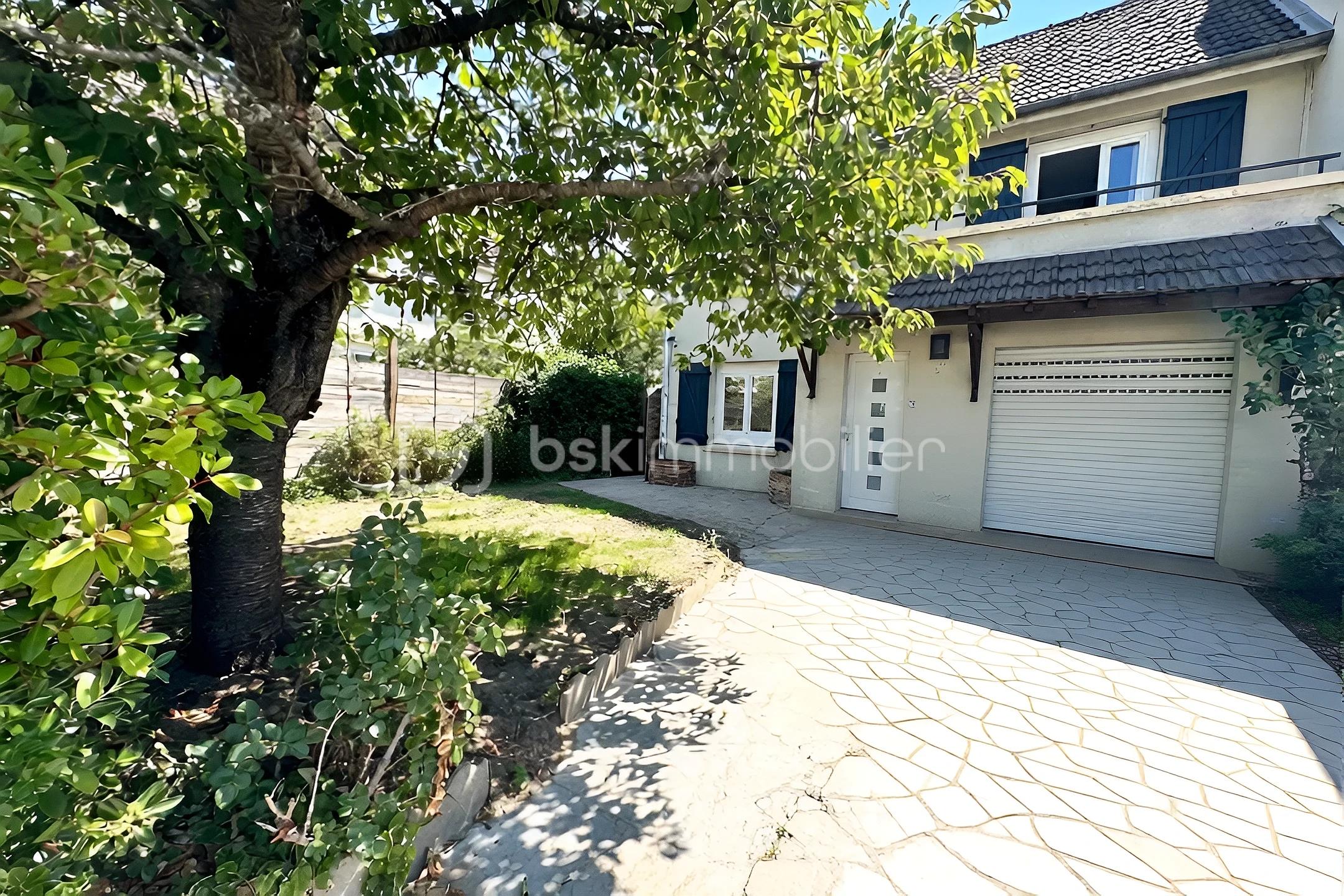 hoqi-52bb1e9a03b4415ca56a9ff17525cc54.jpg