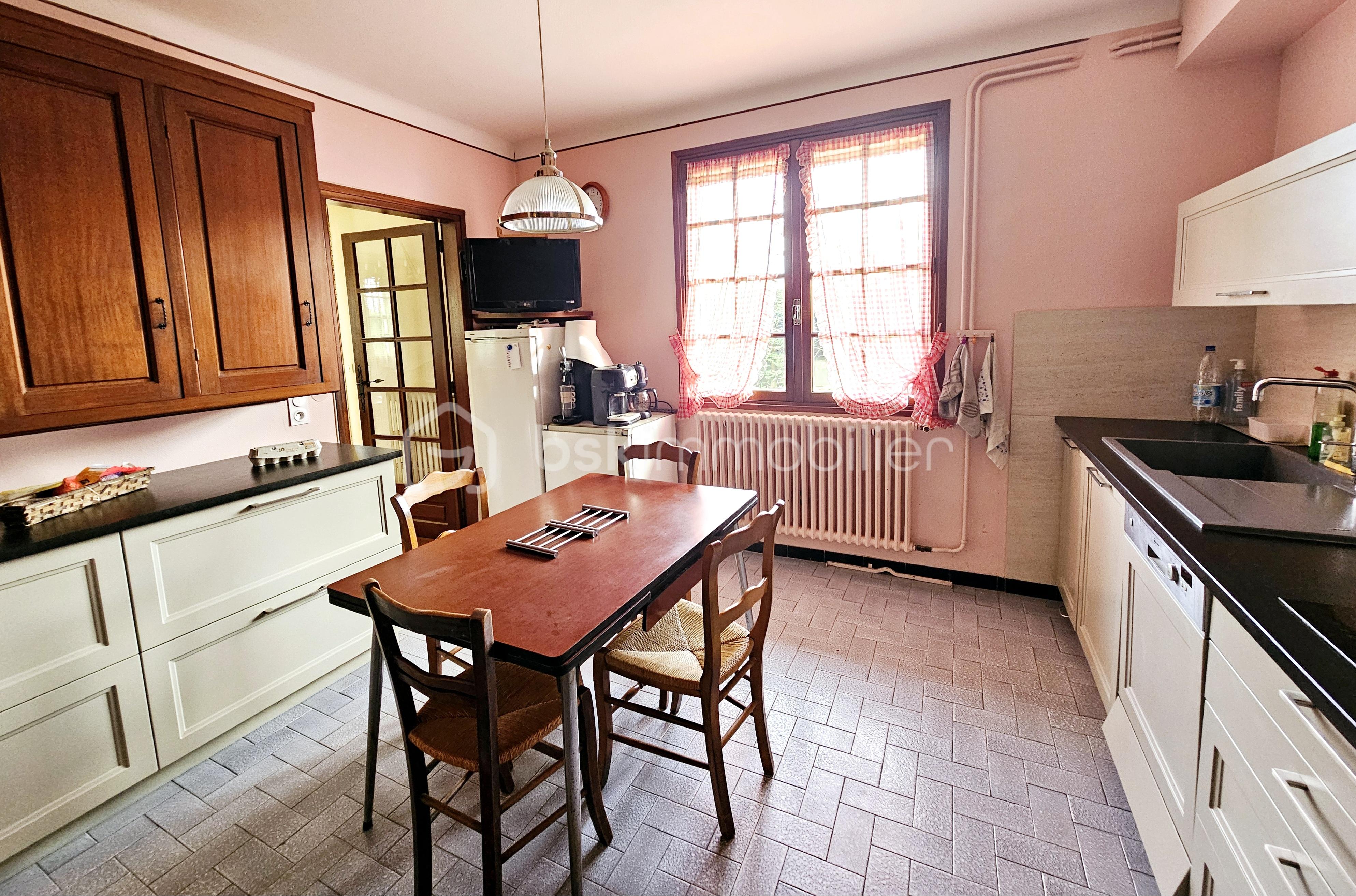 Maison de 265 m² - cuisine 2.jpg