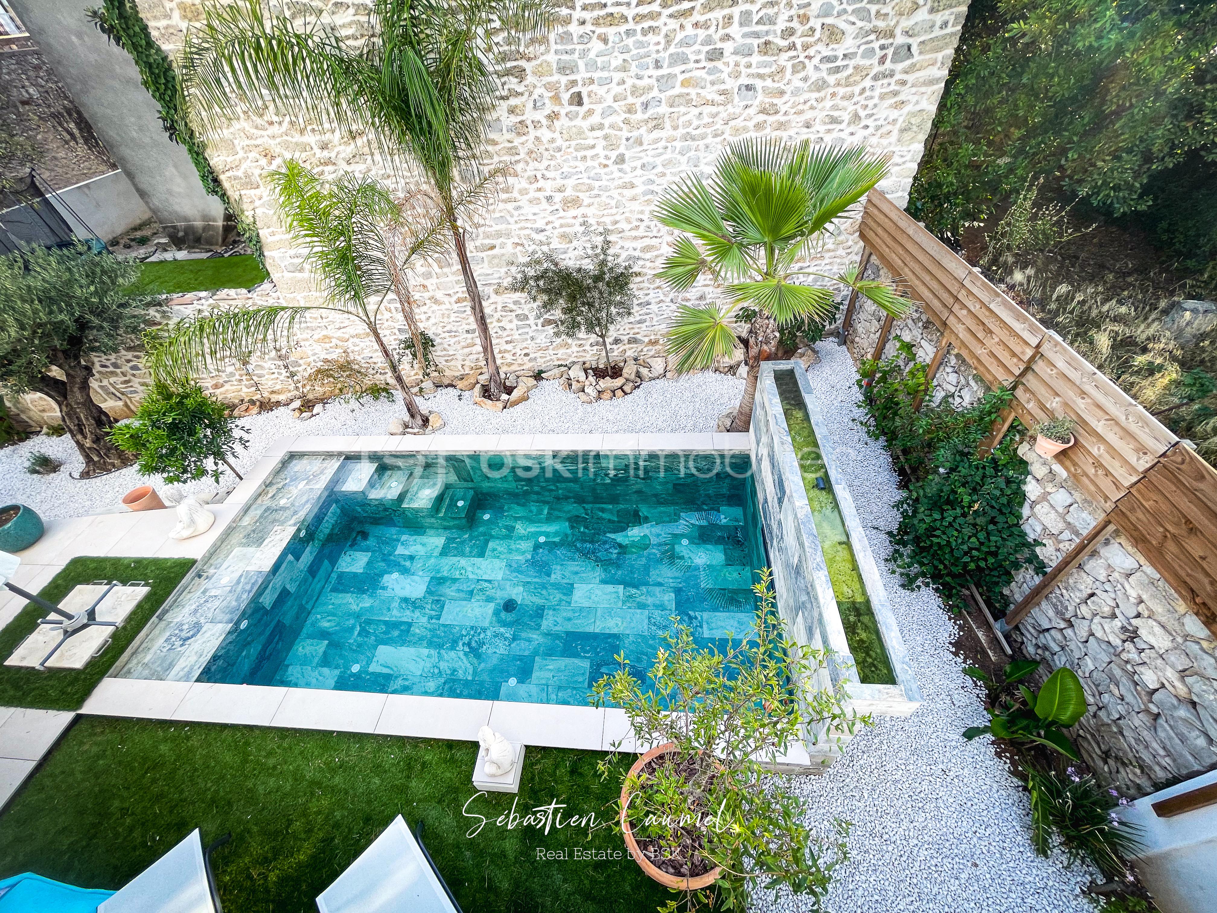 Maison d architecte de 161 m² - SUITE 2 VUE PSICINE.jpg