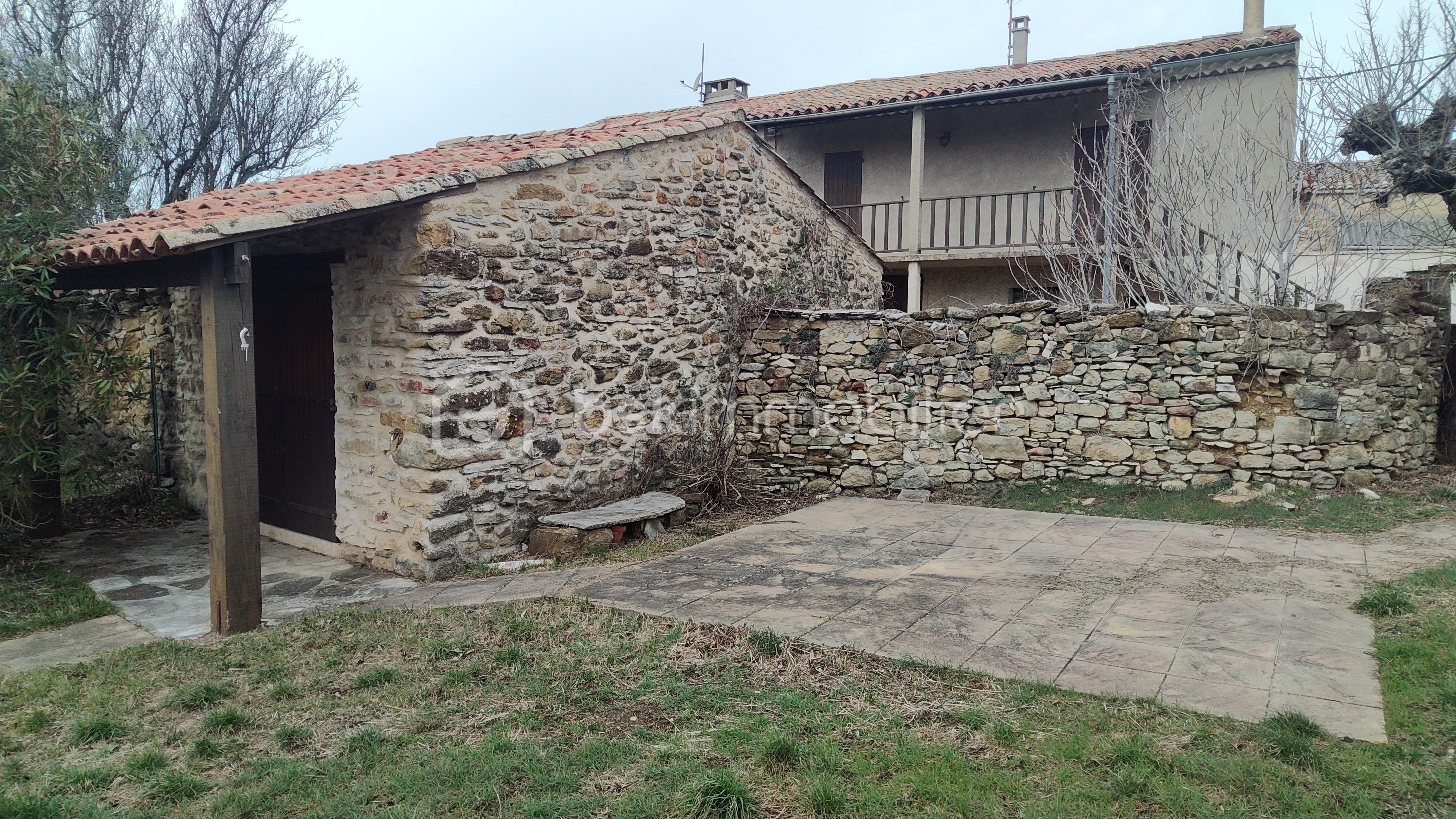 ABRI PISCINE ET TERRASSE.jpg