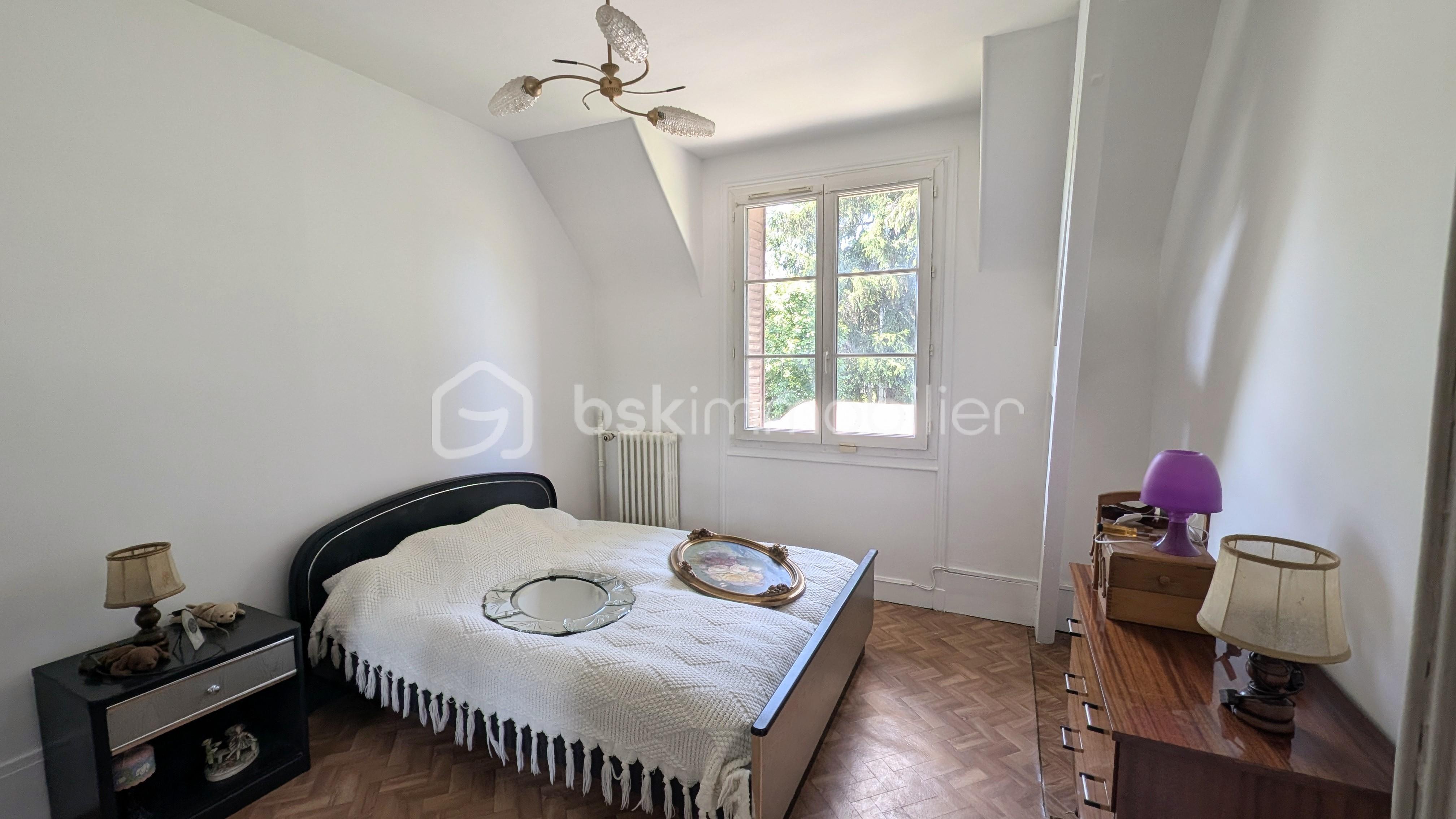 Chambre 1 meulière.jpg
