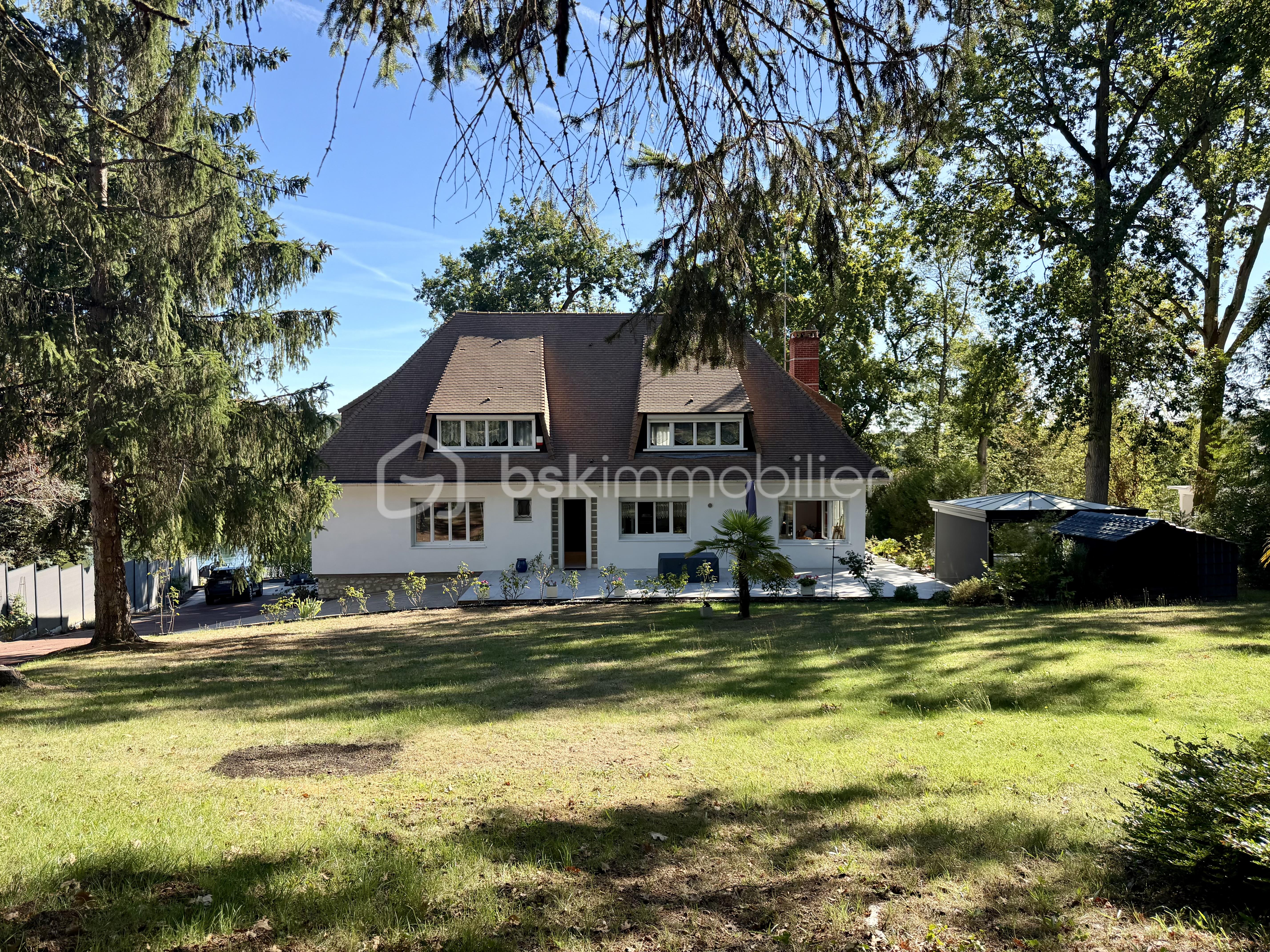 Maison 10 pièces 337 m² · à Boissise-le-Roi · 337 m² · 832 000 €