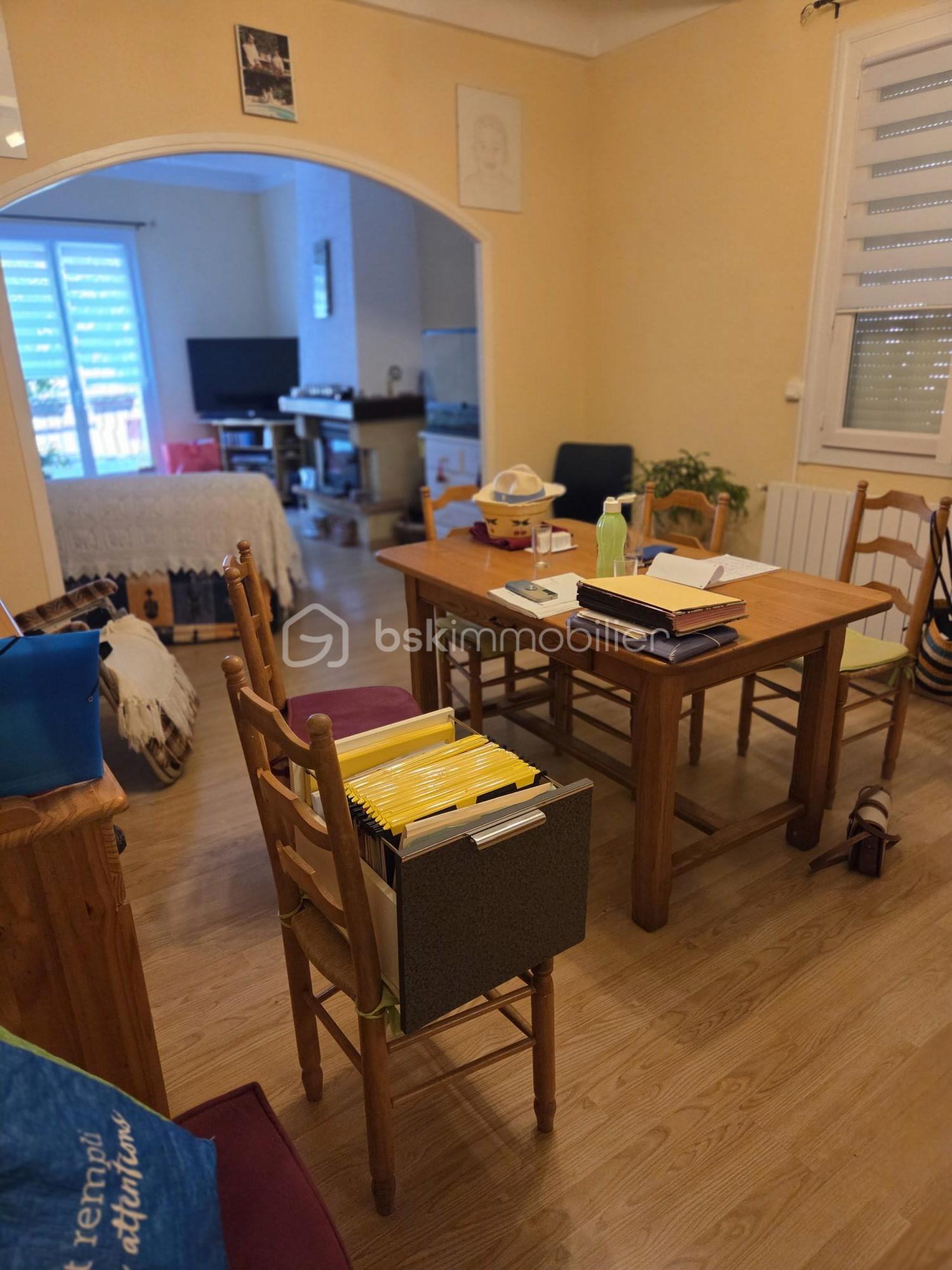 Immeuble de 254 m² - séjour steph ok.jpg