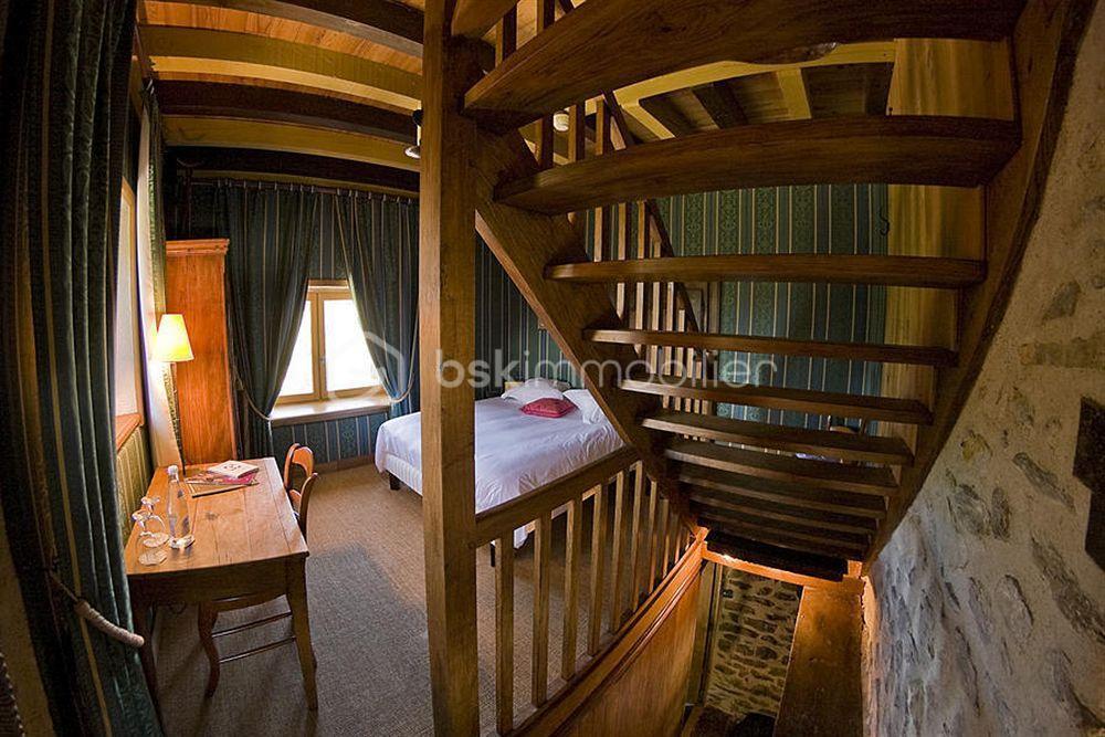 Chateau de 700 m² - 14.jpeg