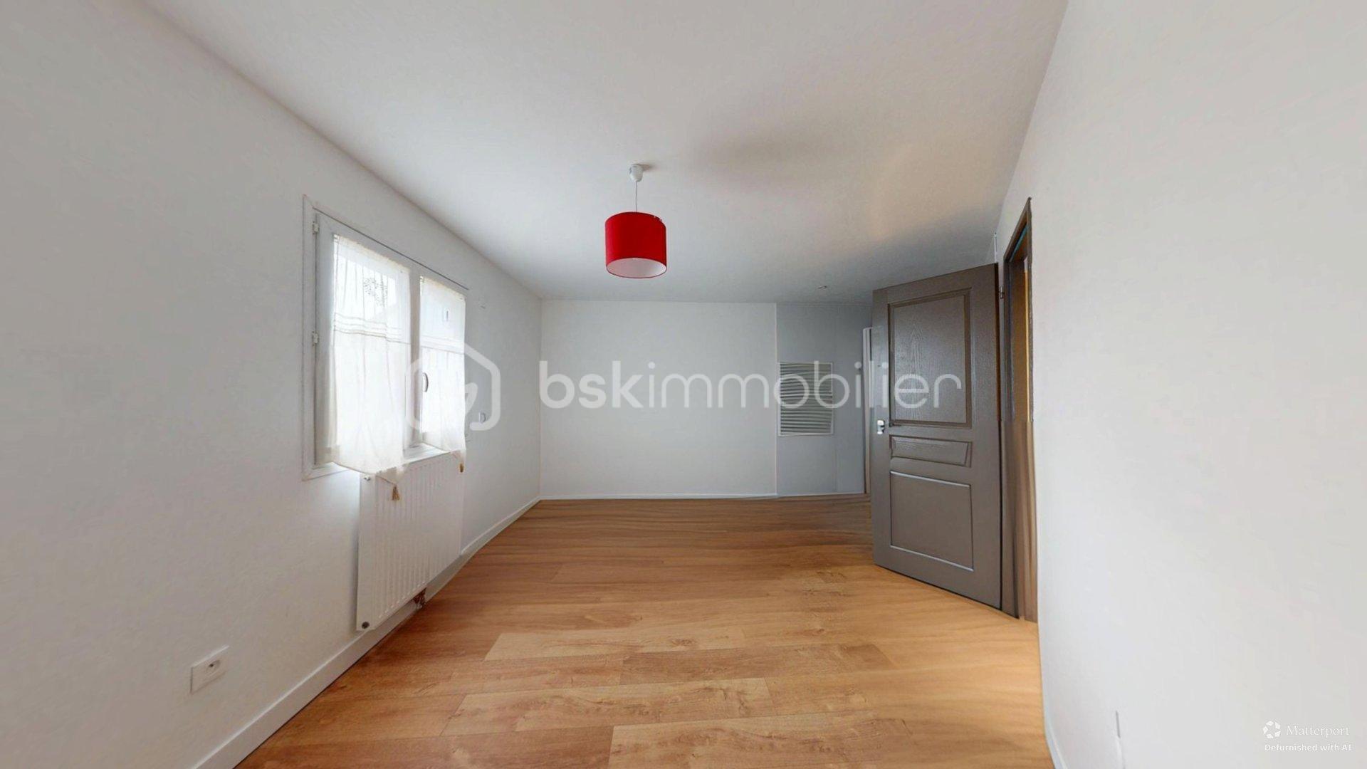 Pavillon de 114 m² - Maison-Amilly-5-Pieces-02102026_221101_defurnished.jpg