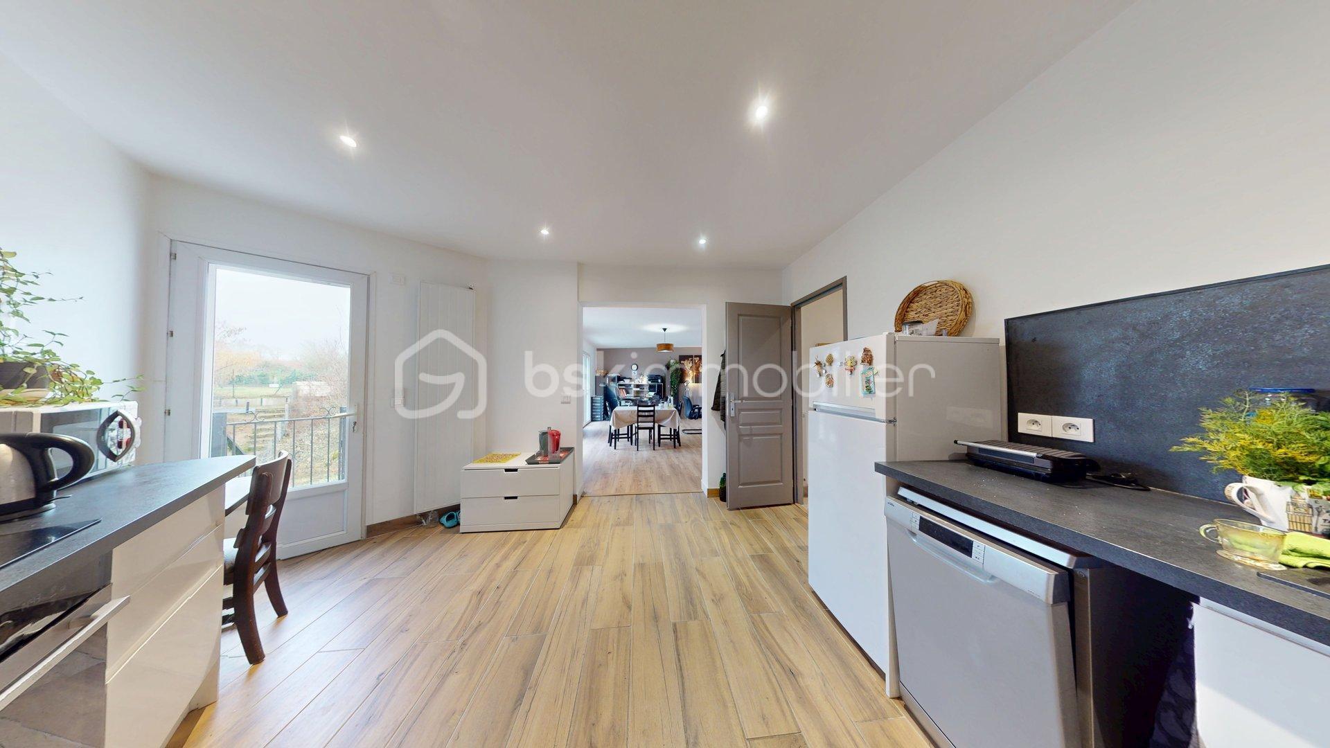 Pavillon de 114 m² - Maison-Amilly-5-Pieces-02102026_220839.jpg