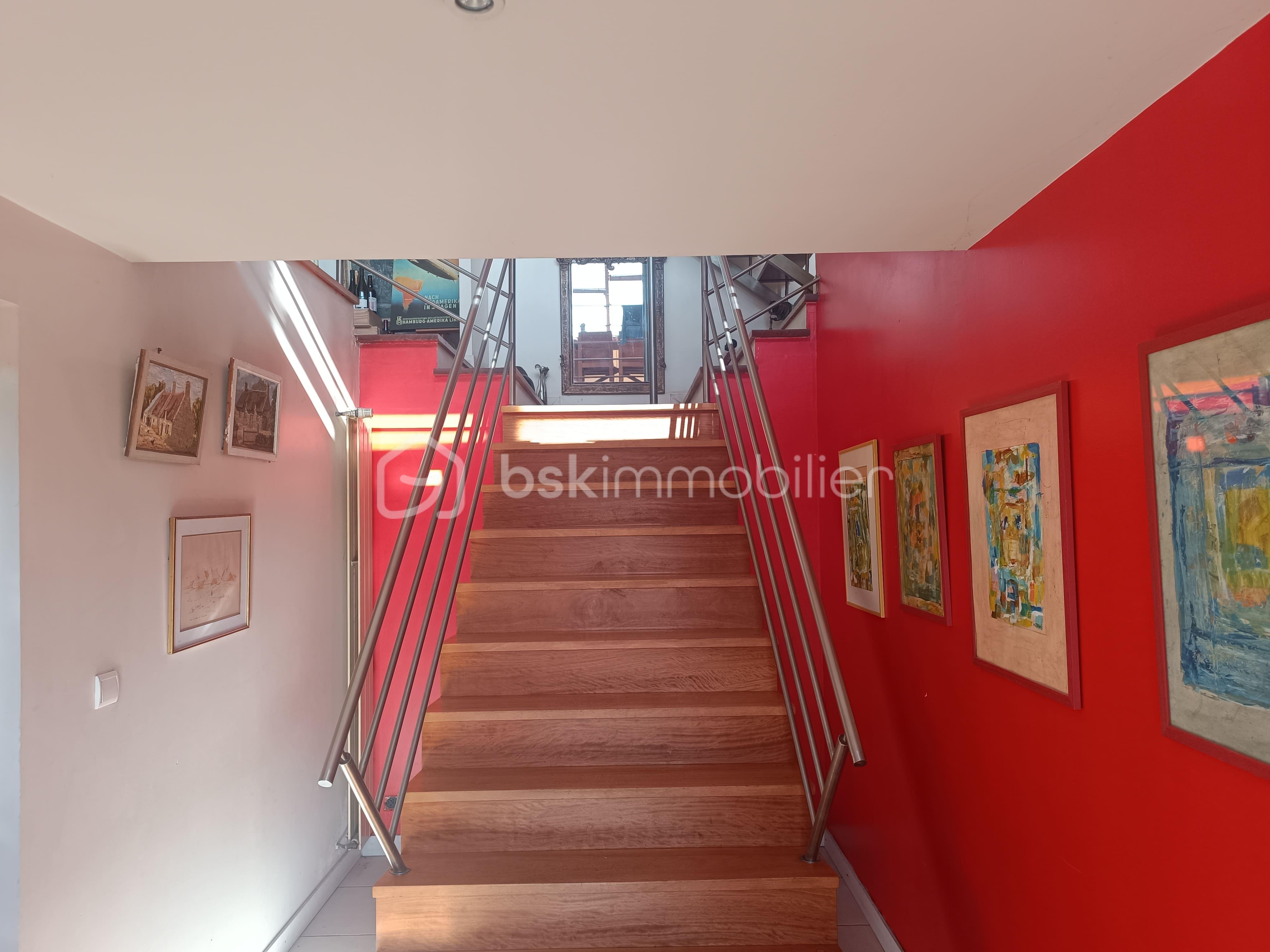 Fonds de commerce - escalier entrée.jpg