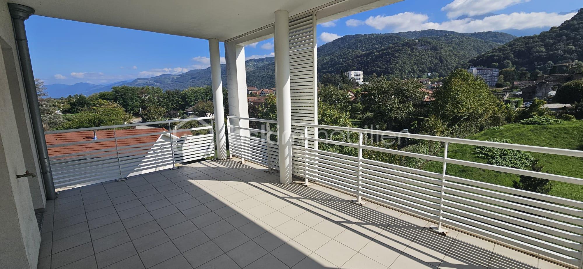 Appartement de 76,30 m² - WhatsApp Image 2025-10-14 à 23.58.10_c601aaf3.jpg