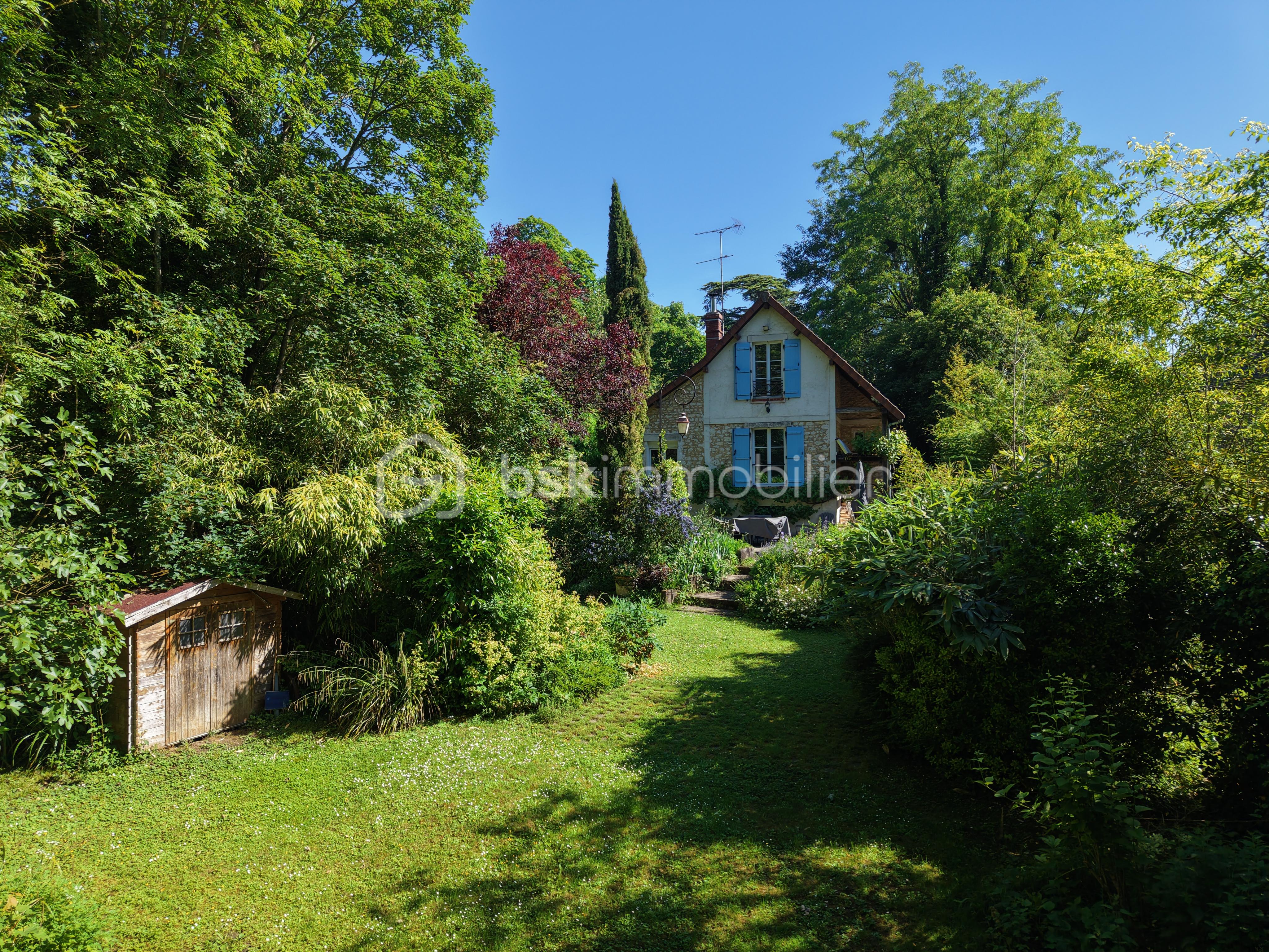 Vue fond jardin.jpg