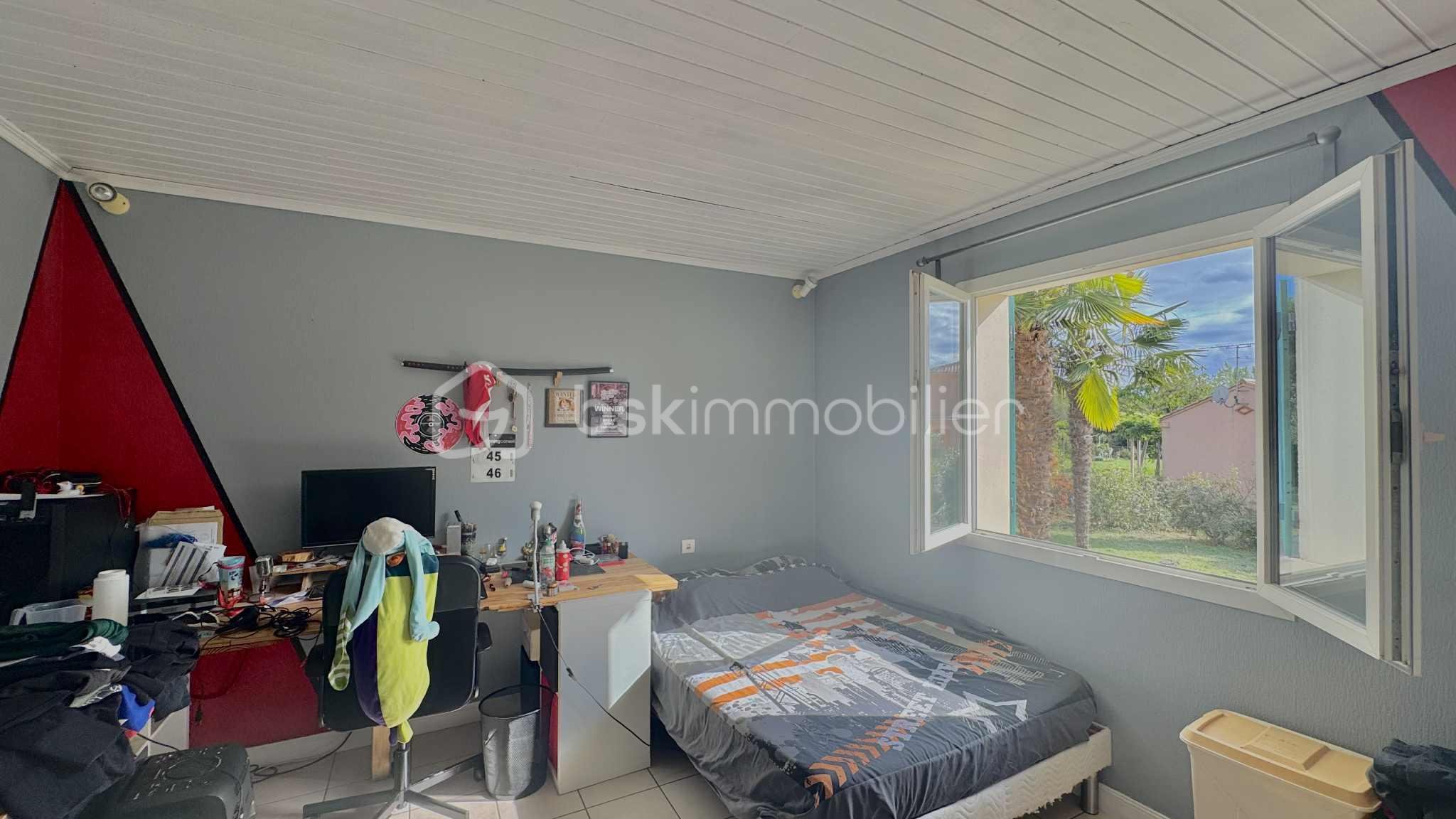 Maison traditionnelle de 165 m² - cdf4cf28-022a-4a4a-b5b1-7f1ae0393f9e.jpeg