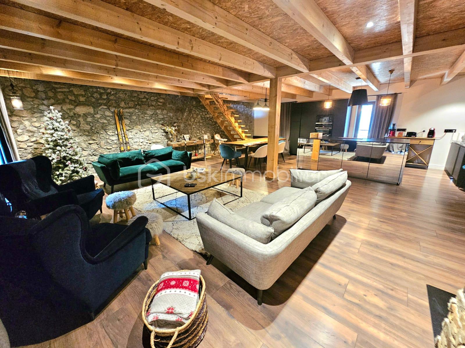 Maison de 160 m² - 5tJR674jXq7GrLDTl8HyG5xgkuDlm2Payn4SnvBl.jpg