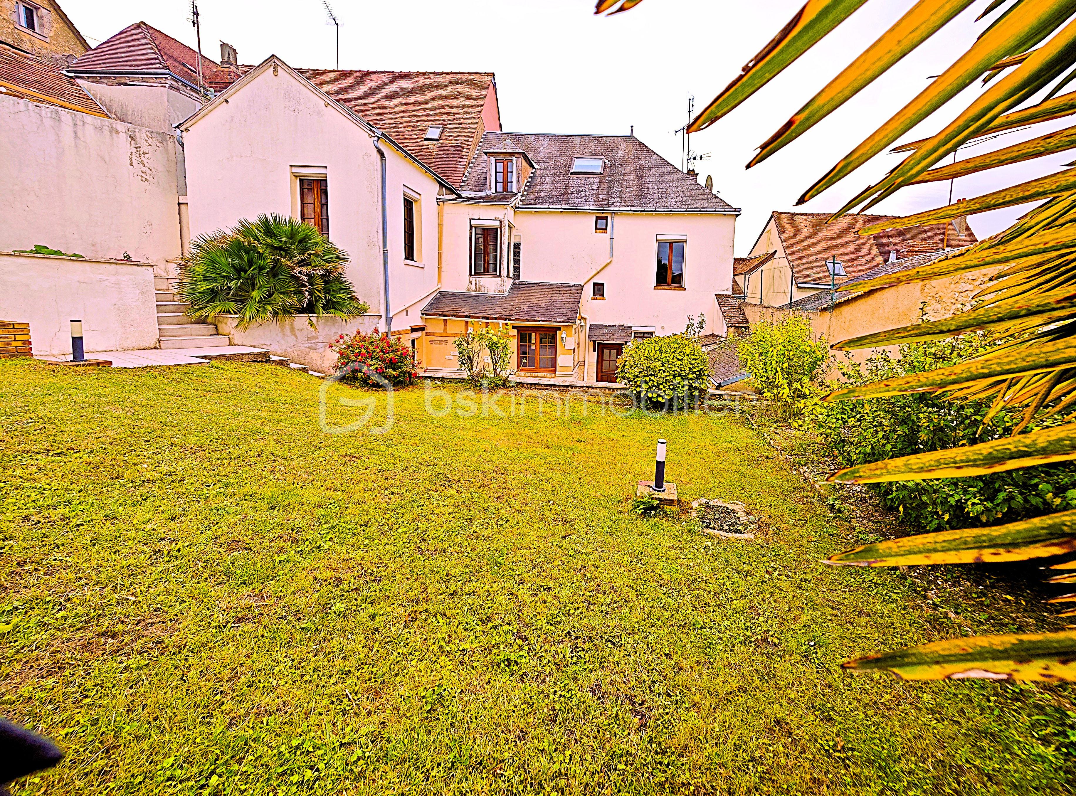 Maison de ville de 172 m² - GOUMAZ1.jpg