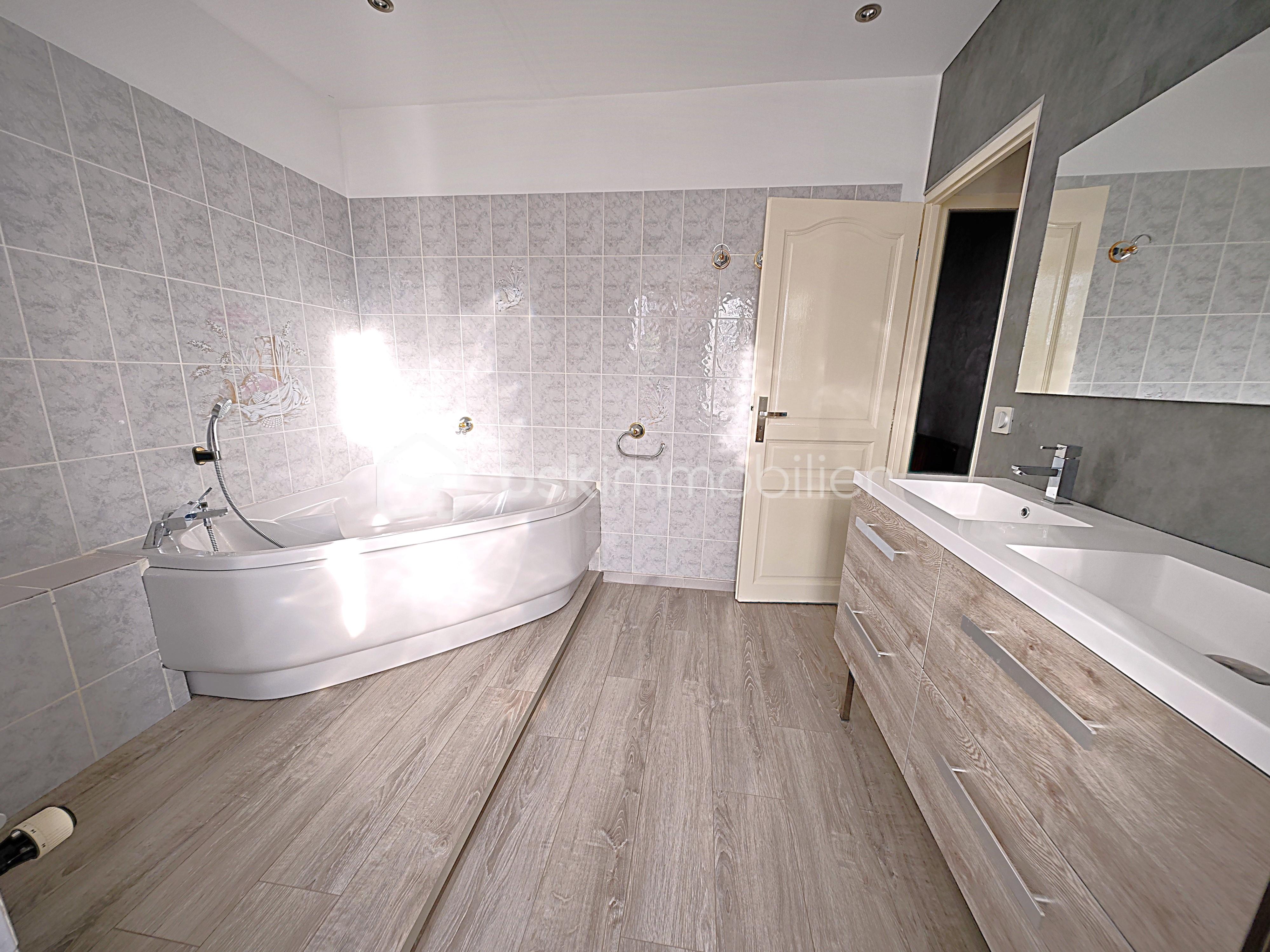 Maison de ville de 172 m² - GOUMAZ26.jpg