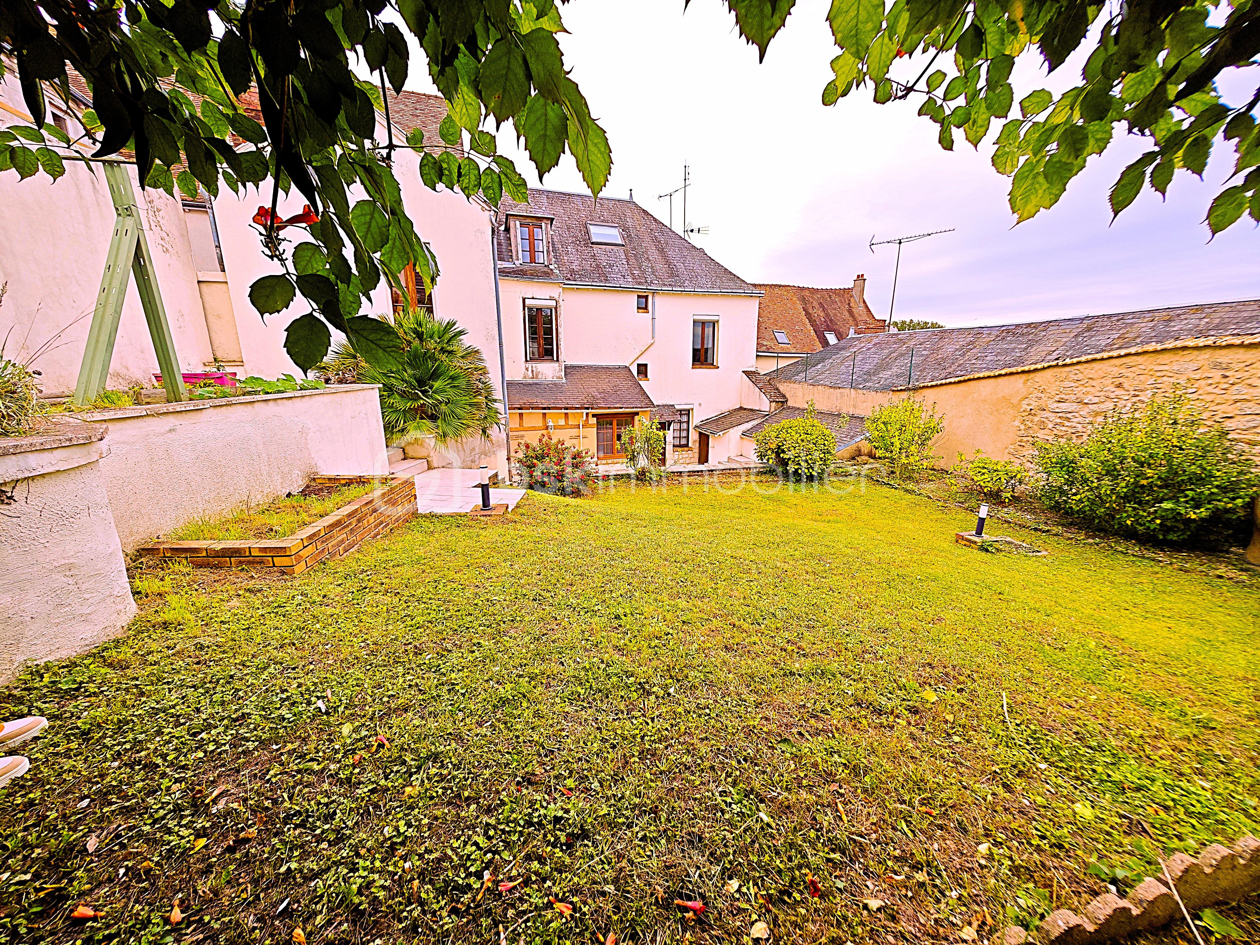 Maison de ville de 172 m² - GOUMAZ23.jpg