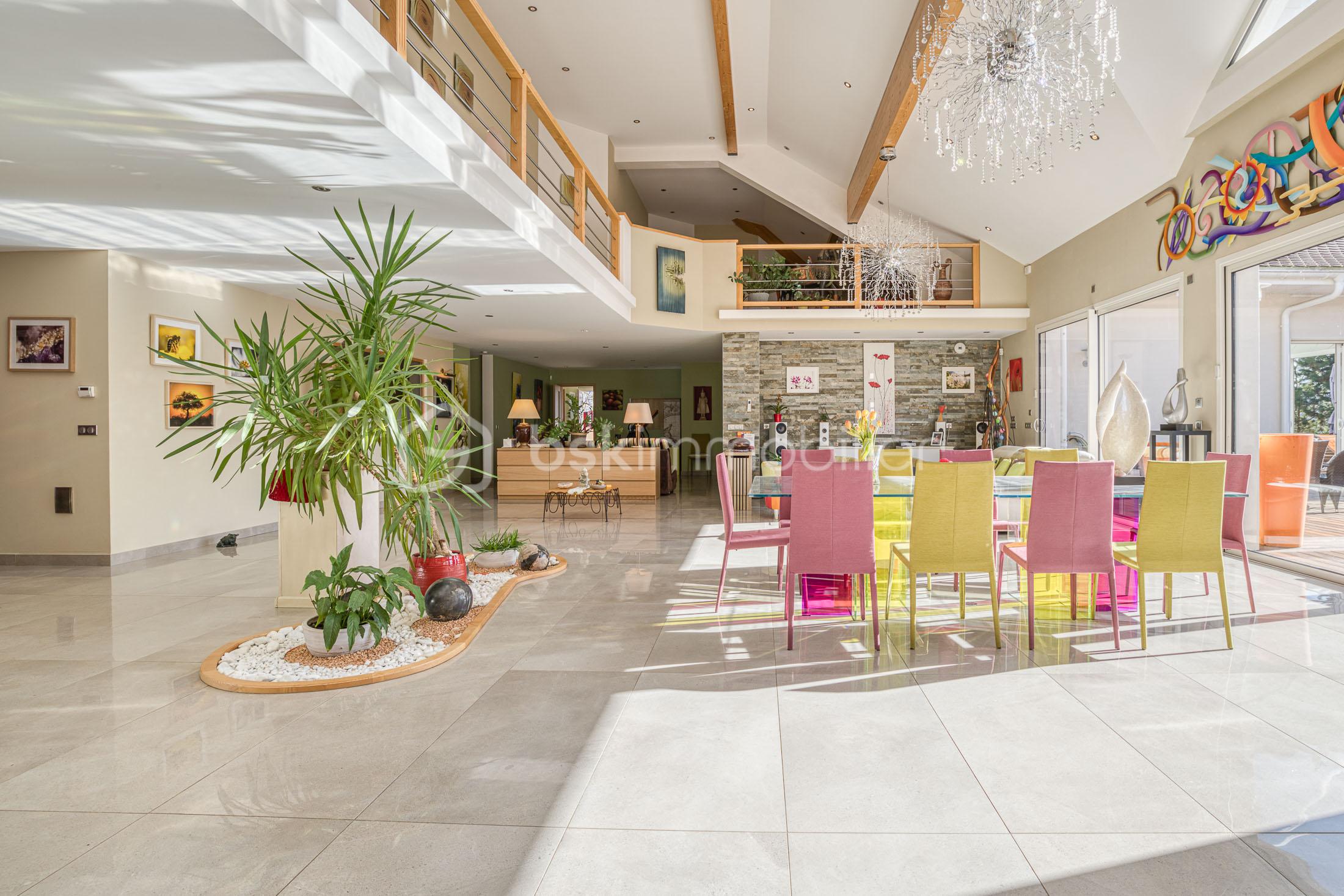 Maison 11 pièces 657 m² · à Chapeiry · 657 m² · 2 930 000 €