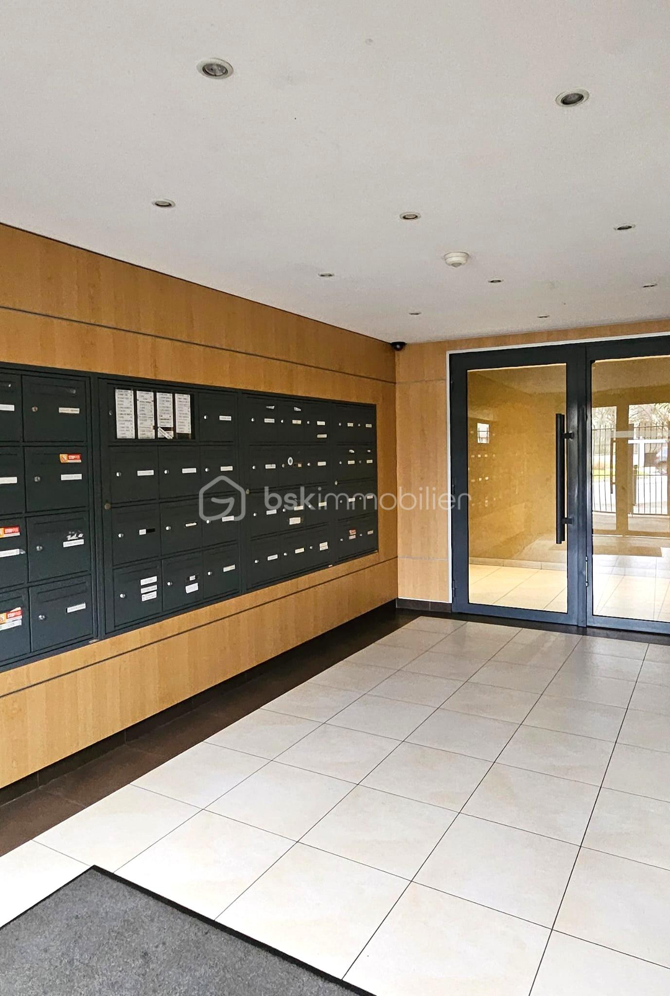 Appartement de 61,40 m² - ENTREE HALL 2.jpeg