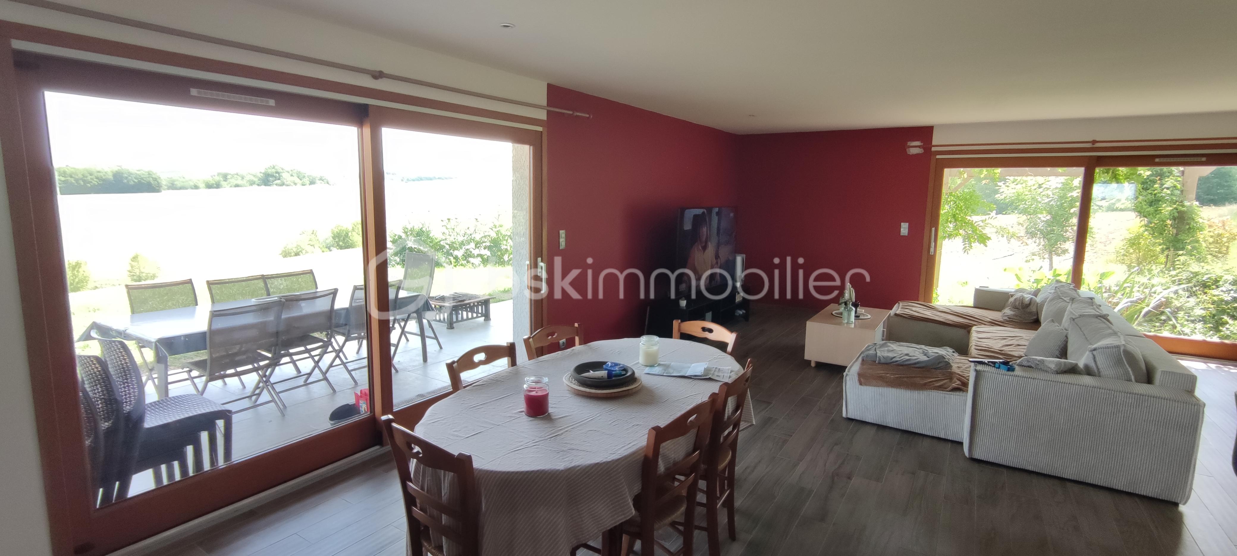 Maison de 125 m² - 1748259578872.jpg