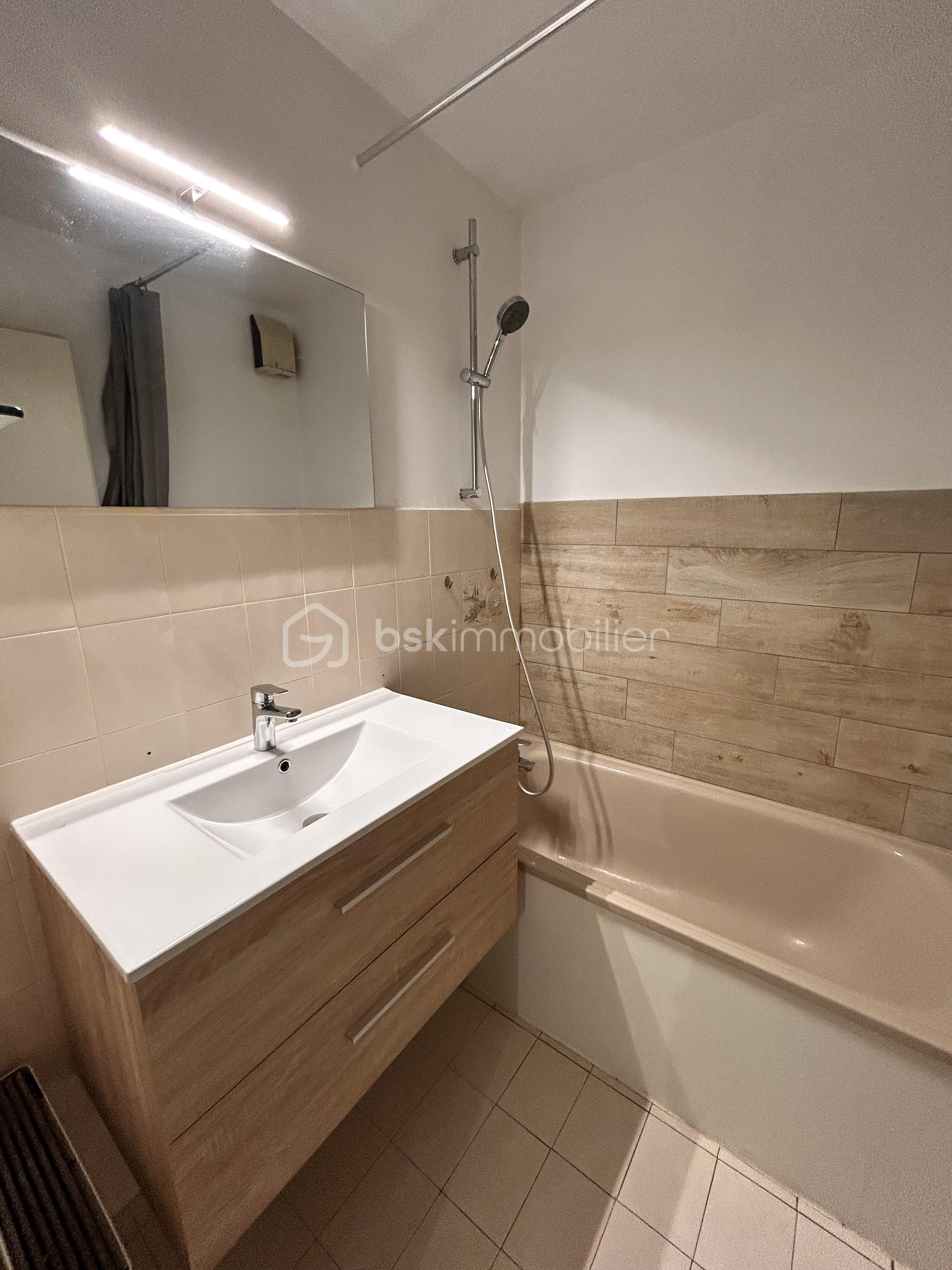 Appartement de 30,88 m² - Salle de Bains .jpg